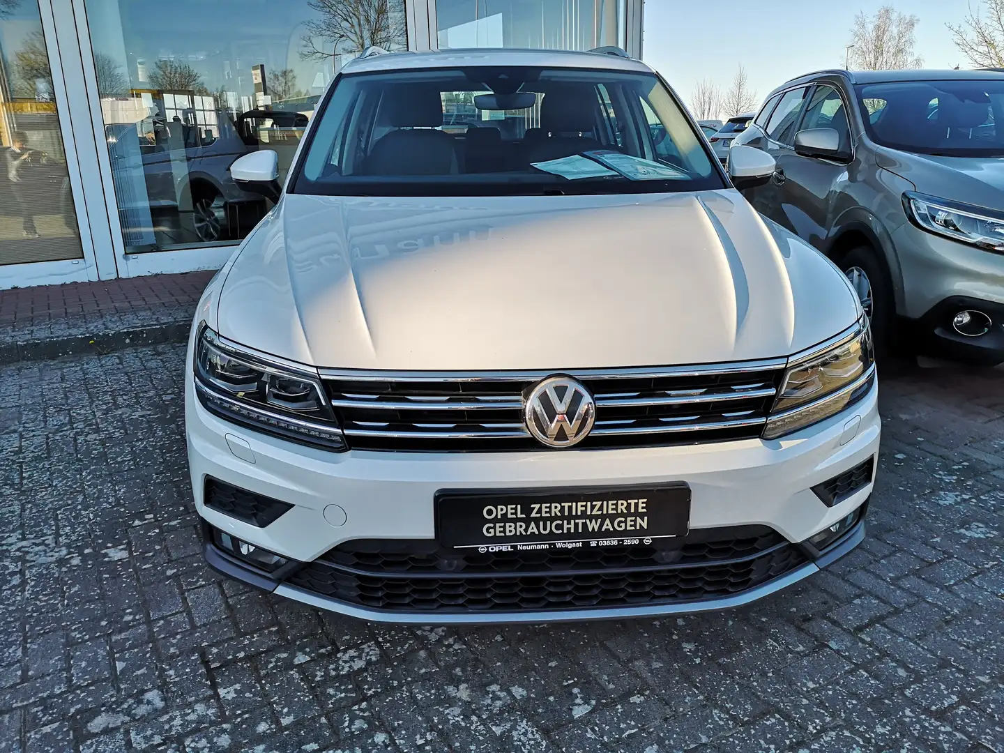 Volkswagen Tiguan Comfortline - AHK / Navi/ LED/ Winter-/Chrompaket Білий - 2