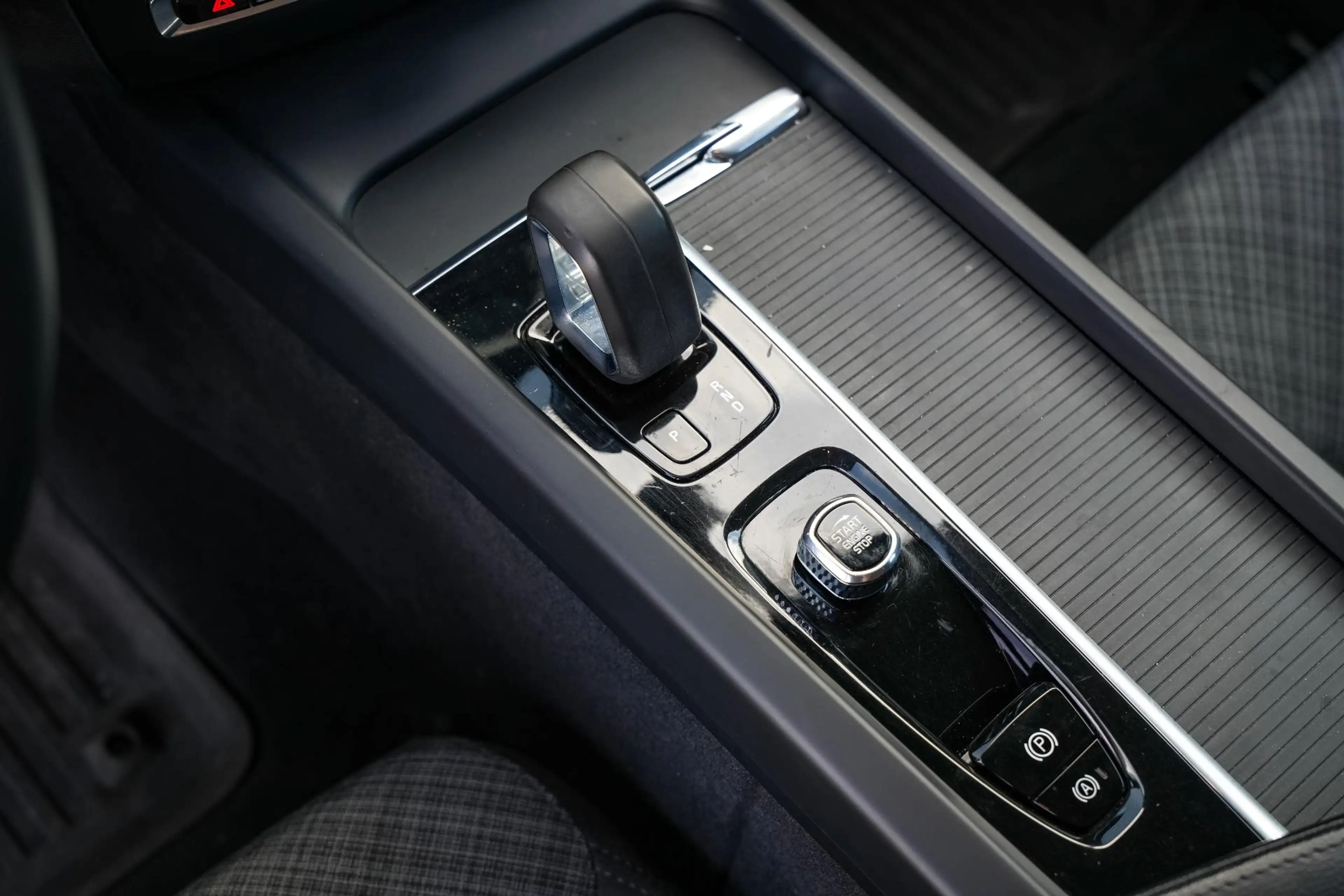 Volvo V60 Cross Country 2.0 B5 AWD Pro Adaptieve Cruise Keyless Memory 18' — photo 15