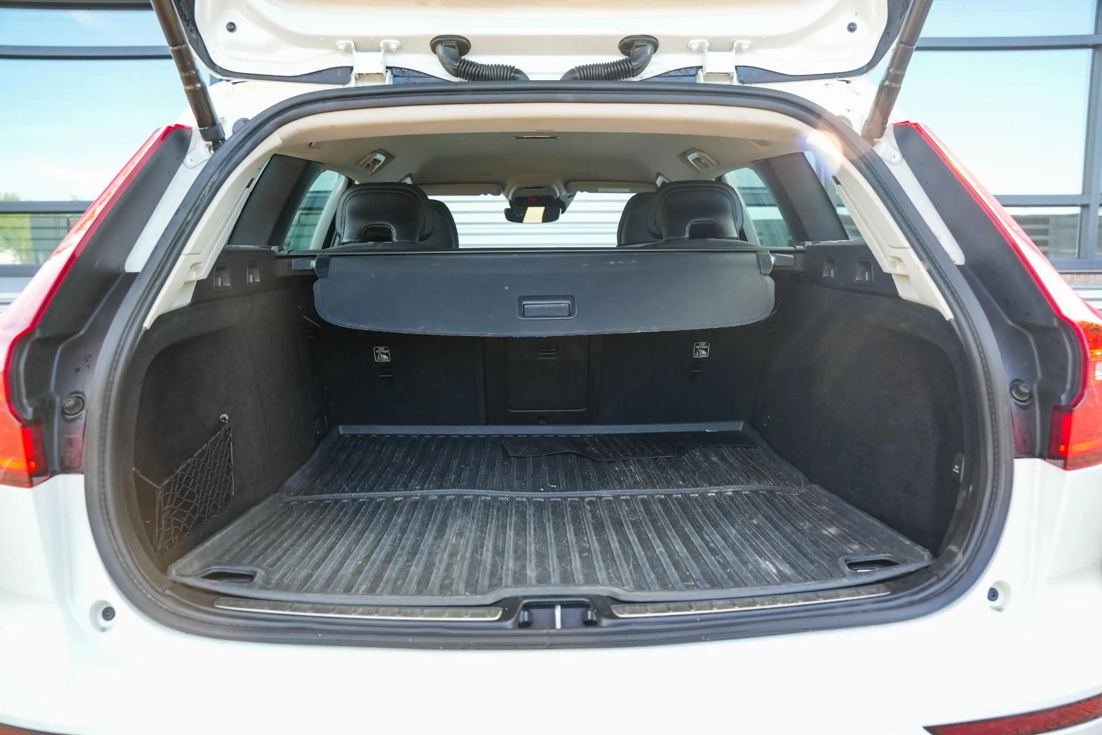 Volvo V60 Cross Country 2.0 B5 AWD Pro Adaptieve Cruise Keyless Memory 18' — photo 26