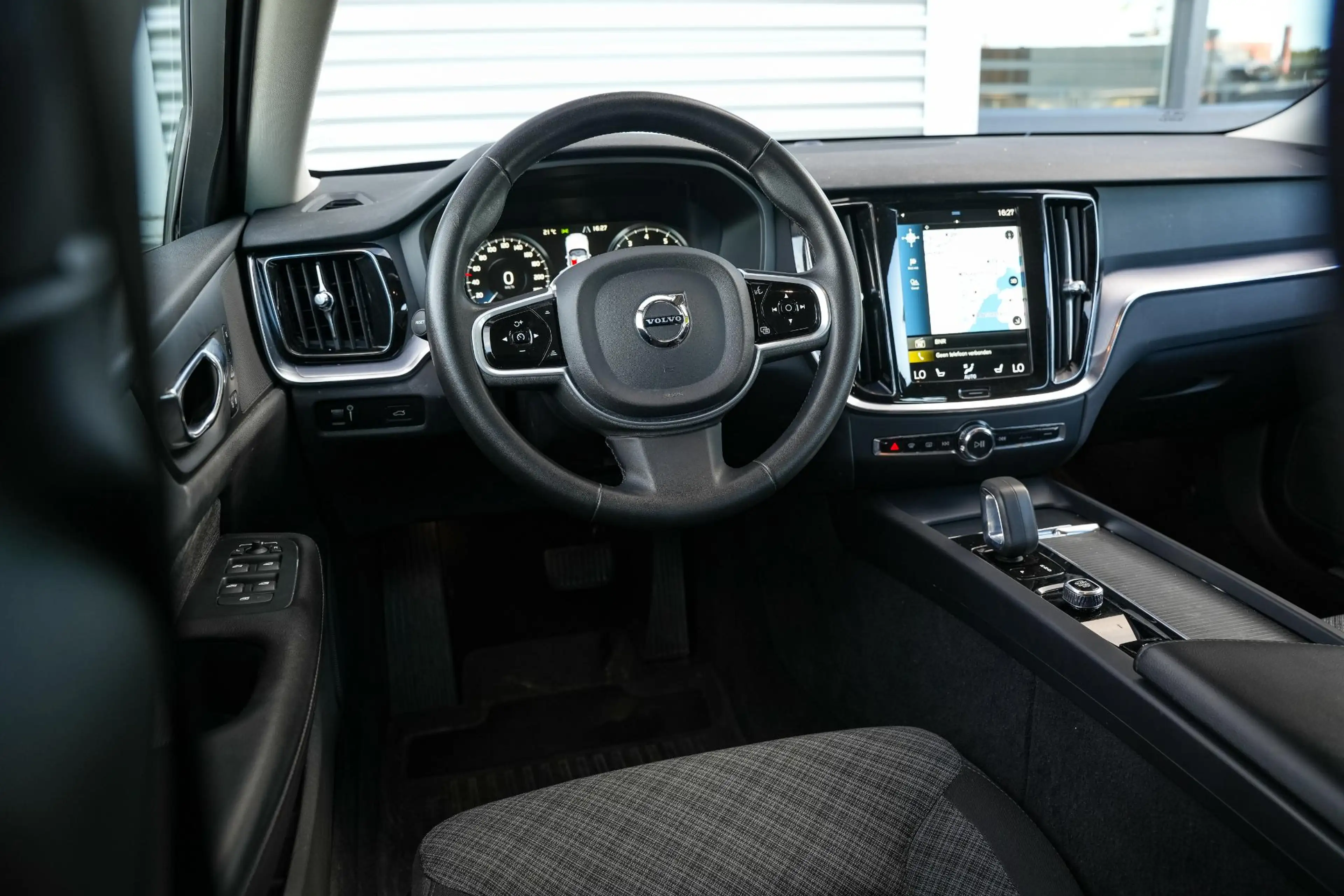 Volvo V60 Cross Country 2.0 B5 AWD Pro Adaptieve Cruise Keyless Memory 18' — photo 4