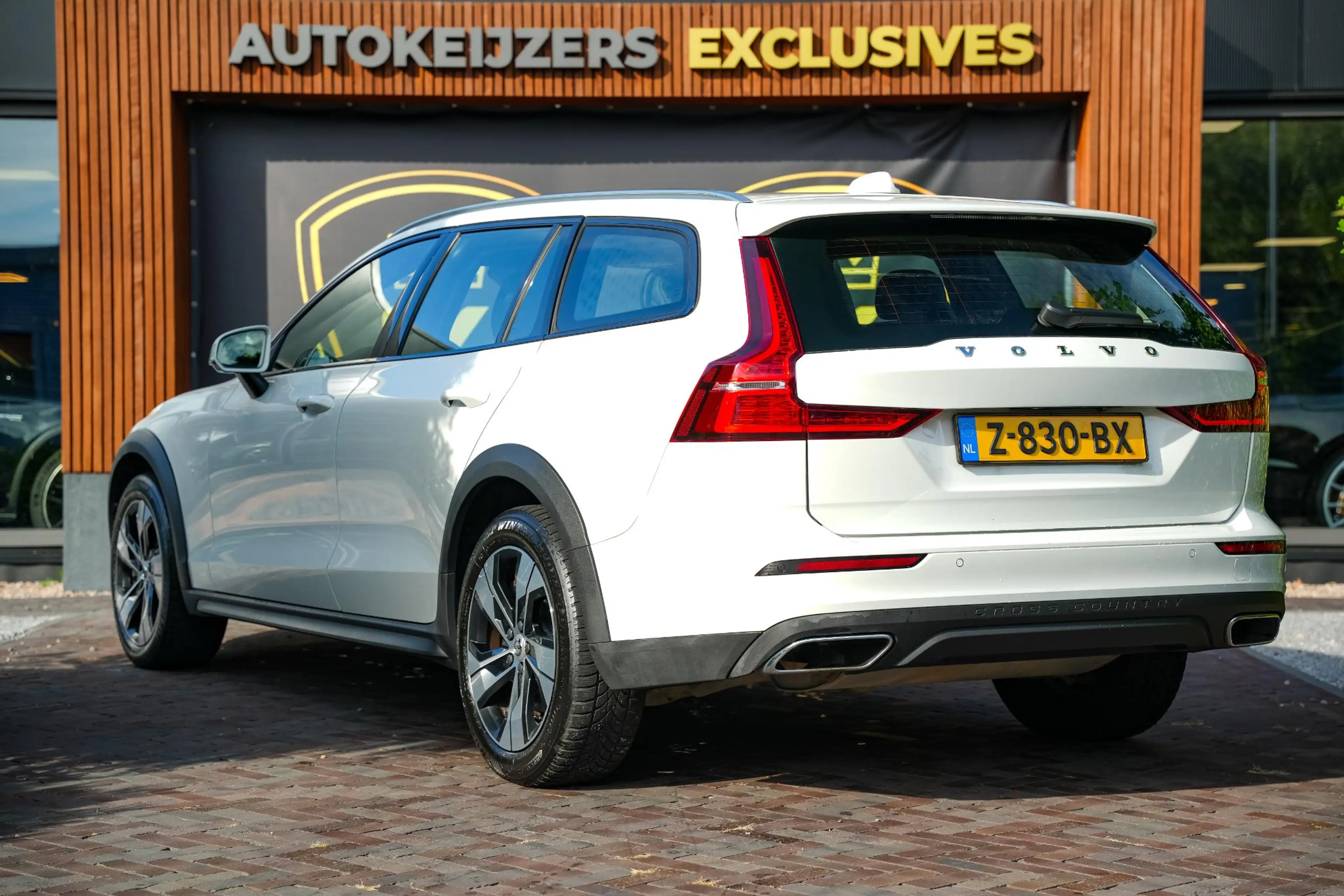 Volvo V60 Cross Country 2.0 B5 AWD Pro Adaptieve Cruise Keyless Memory 18' — photo 7