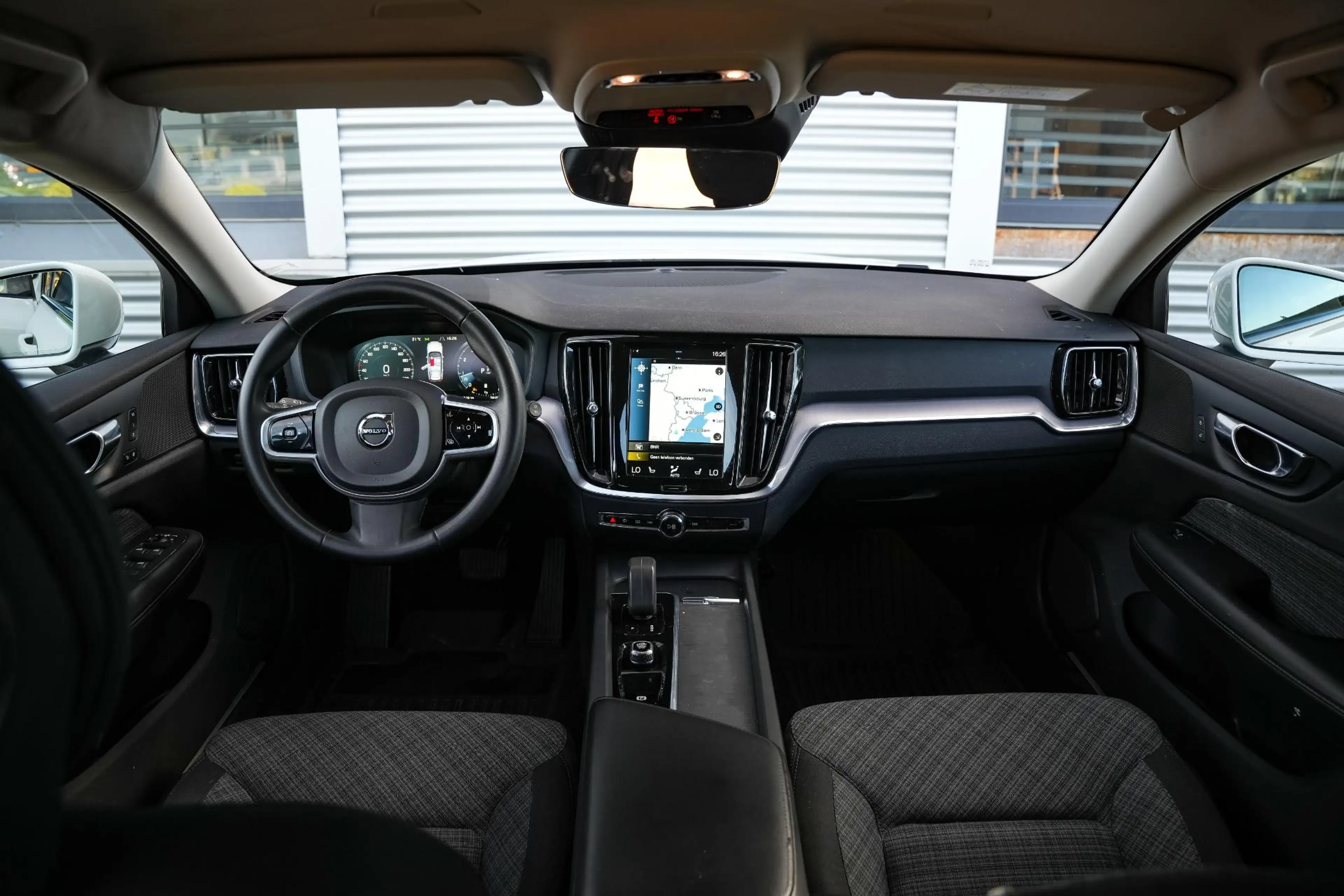 Volvo V60 Cross Country 2.0 B5 AWD Pro Adaptieve Cruise Keyless Memory 18' — photo 2