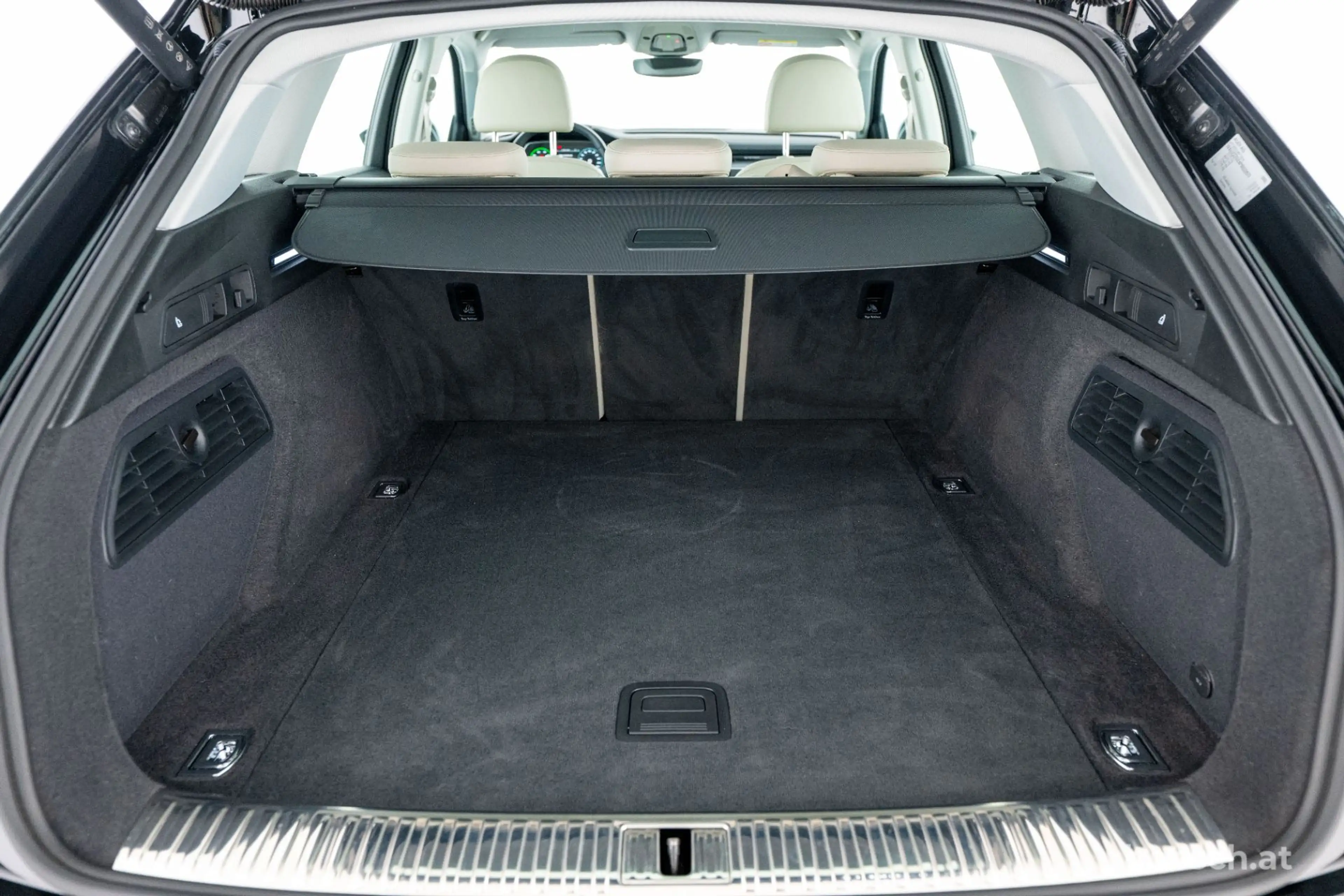 Audi e-tron 55 quattro HEAD-UP LEDER ACC -64% — photo 8