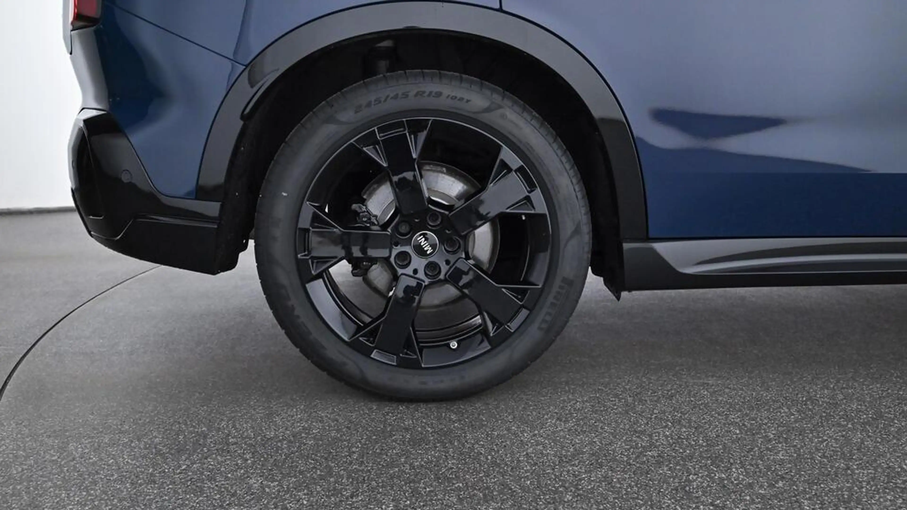 MINI Countryman S All4 John Cooper Works Trim — photo 11