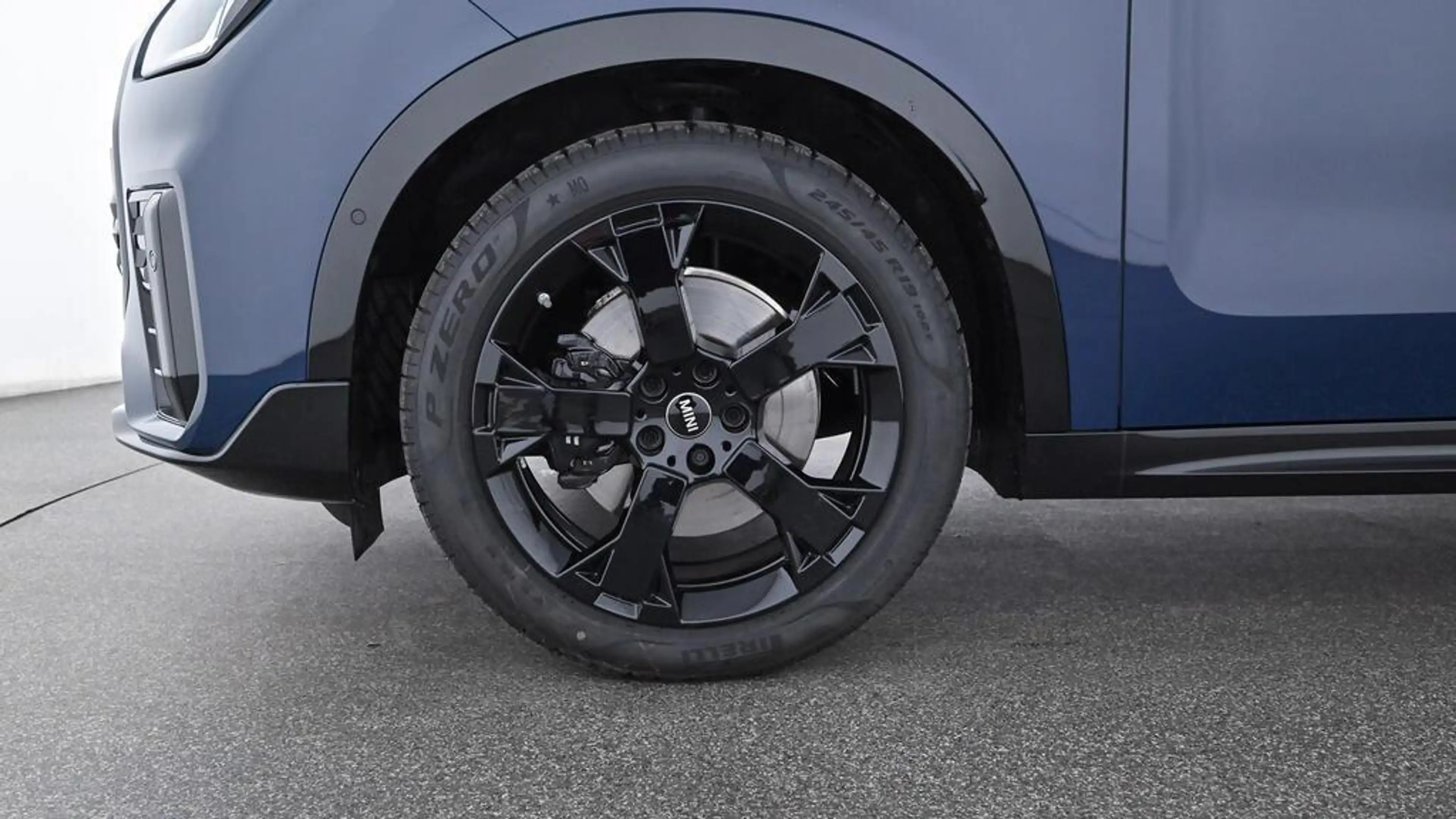 MINI Countryman S All4 John Cooper Works Trim — photo 10
