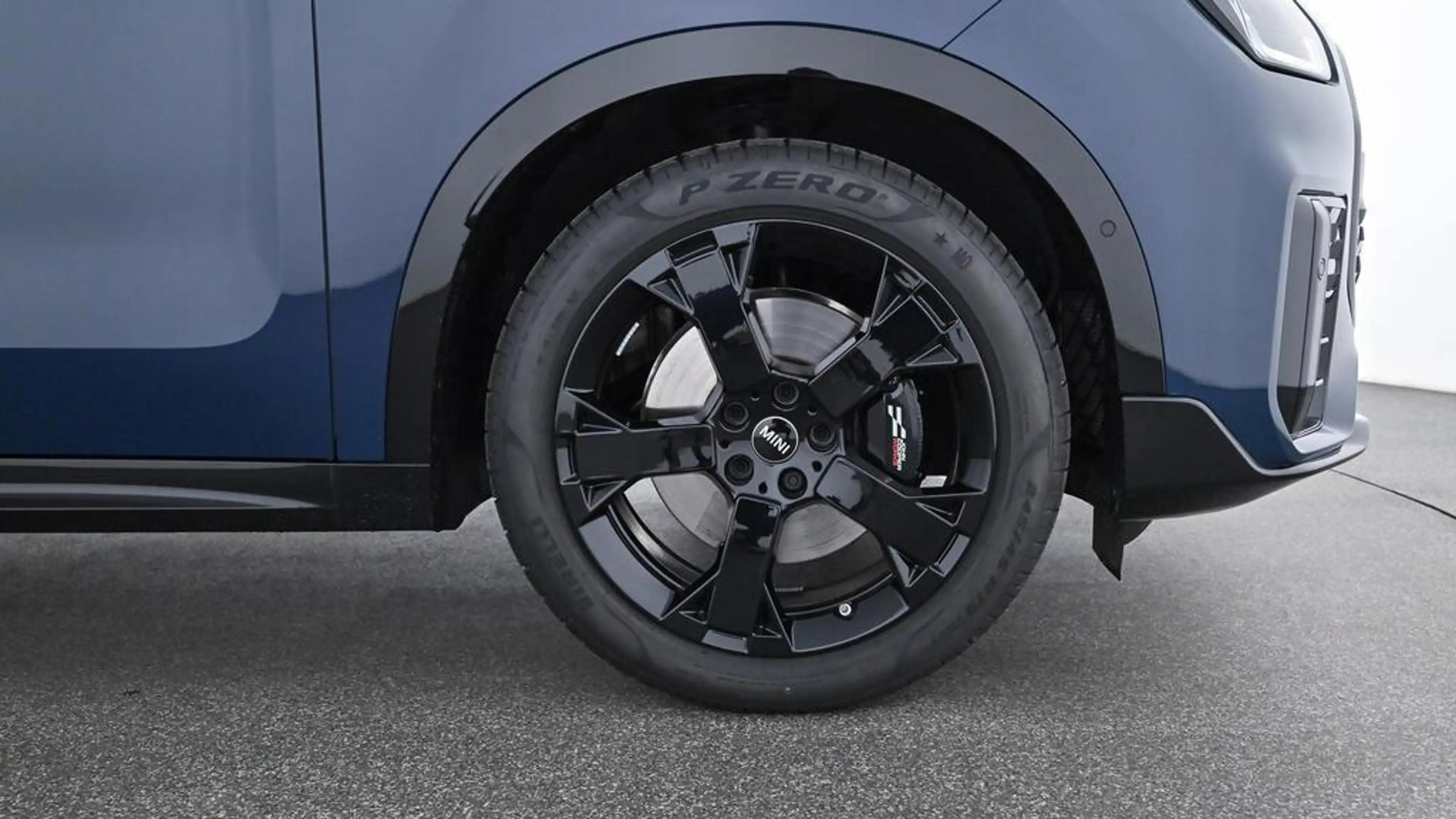 MINI Countryman S All4 John Cooper Works Trim — photo 12