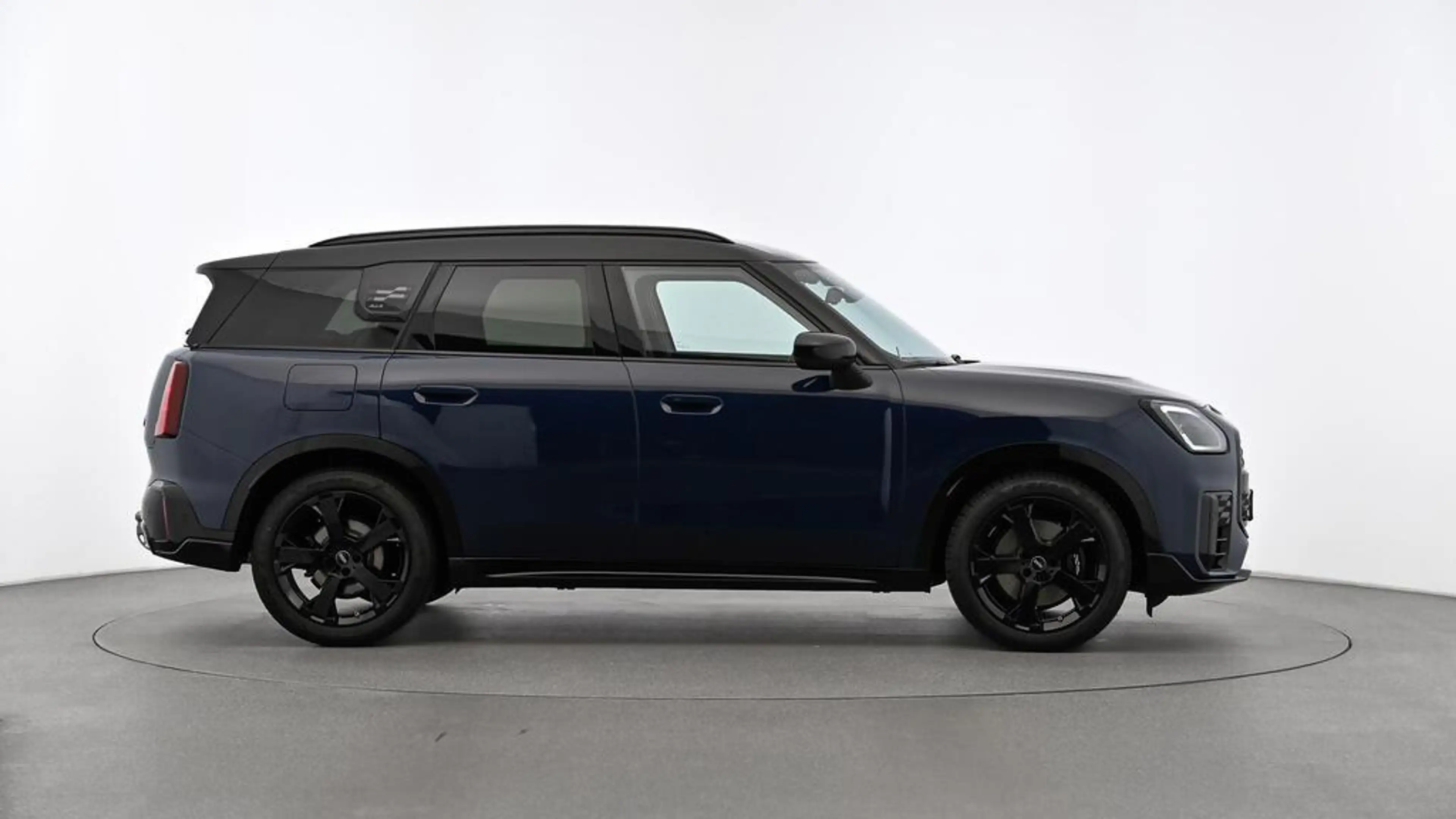 MINI Countryman S All4 John Cooper Works Trim — photo 3