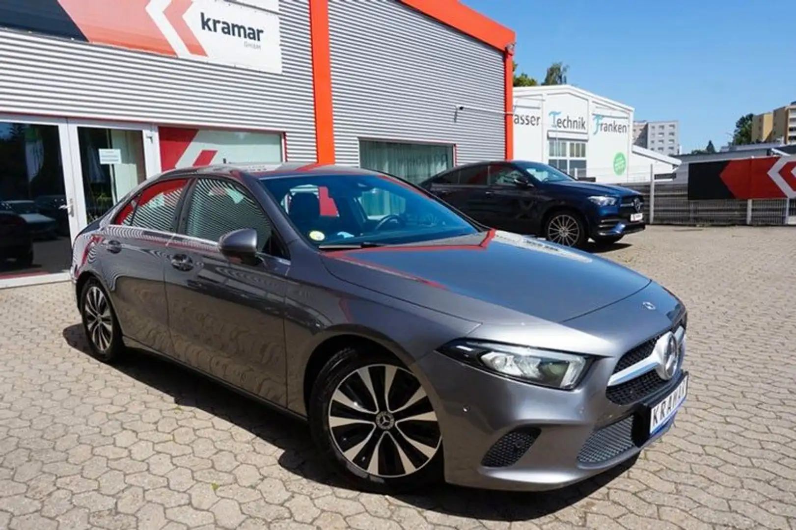 Mercedes-Benz A 180 d Limousine 8G-Tronic Style Kamera/LED Grau - 2