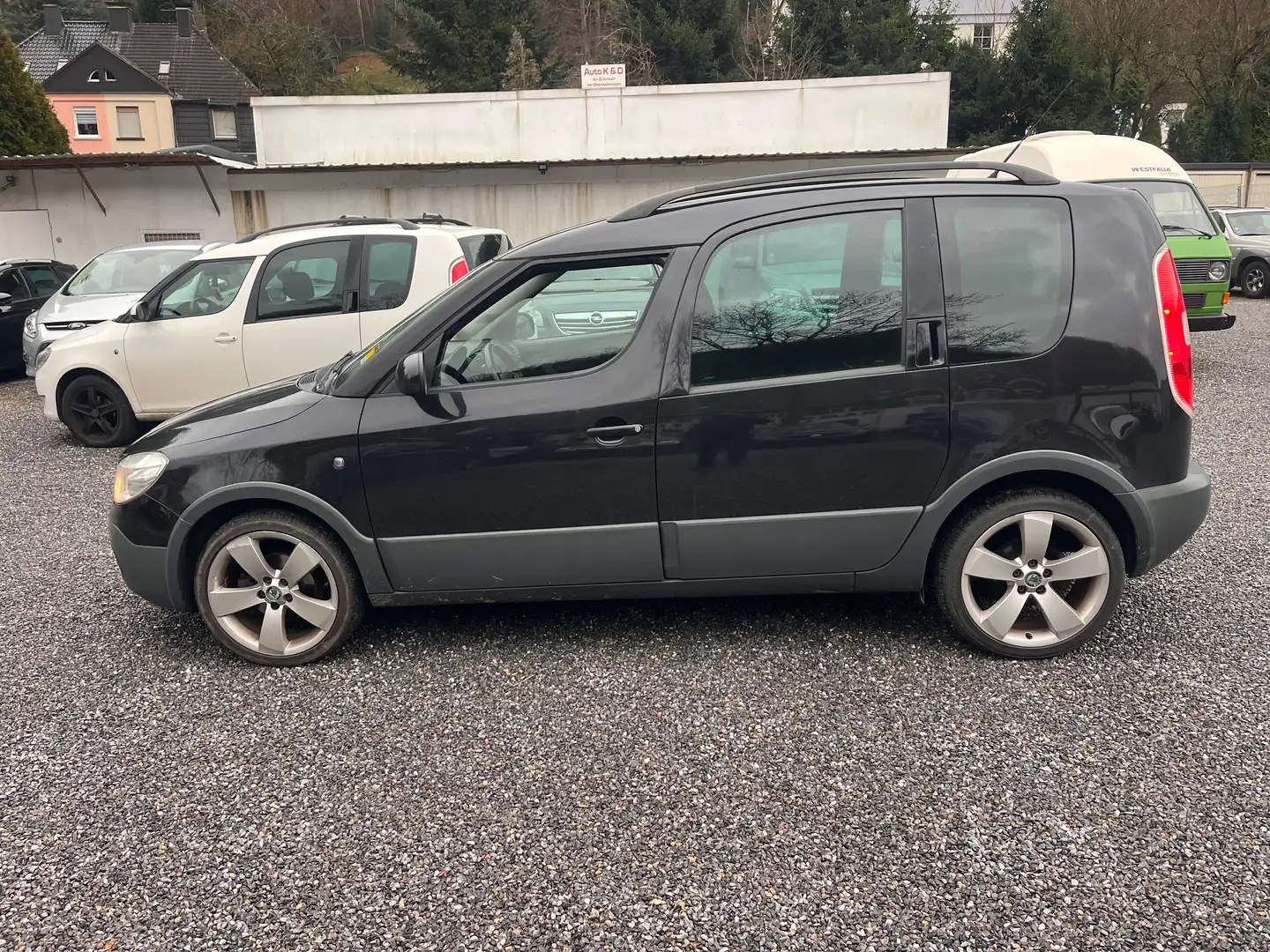 Skoda Roomster Scout Schwarz - 2