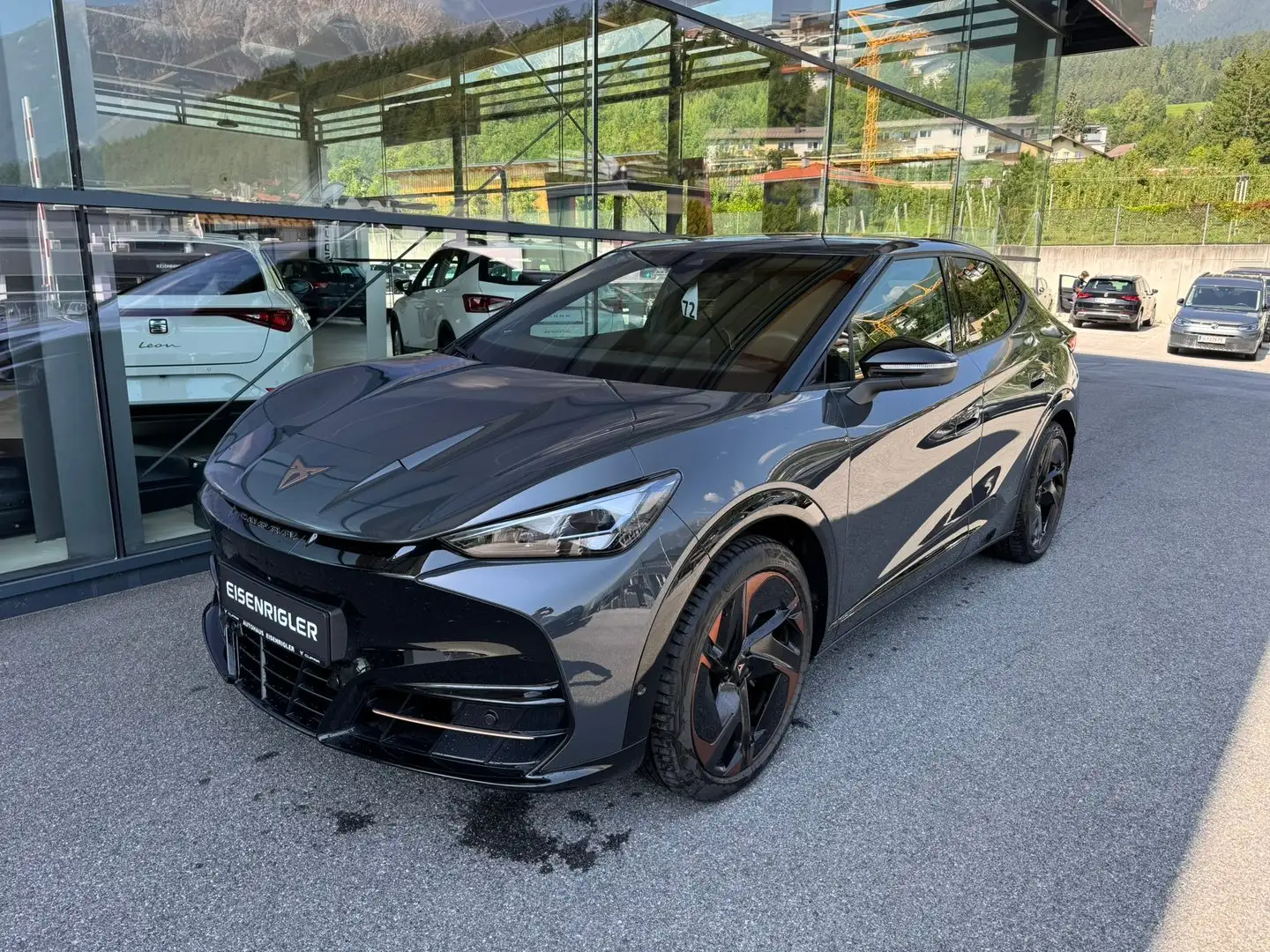 CUPRA Tavascan VZ Adrenaline 4Drive250kW/340PS Grau - 1