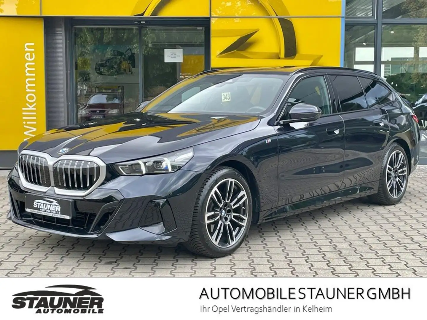 BMW 520 d Touring M Sport *H&K*360°KAM*AHK*HEAD UP*ACC* Negru - 1