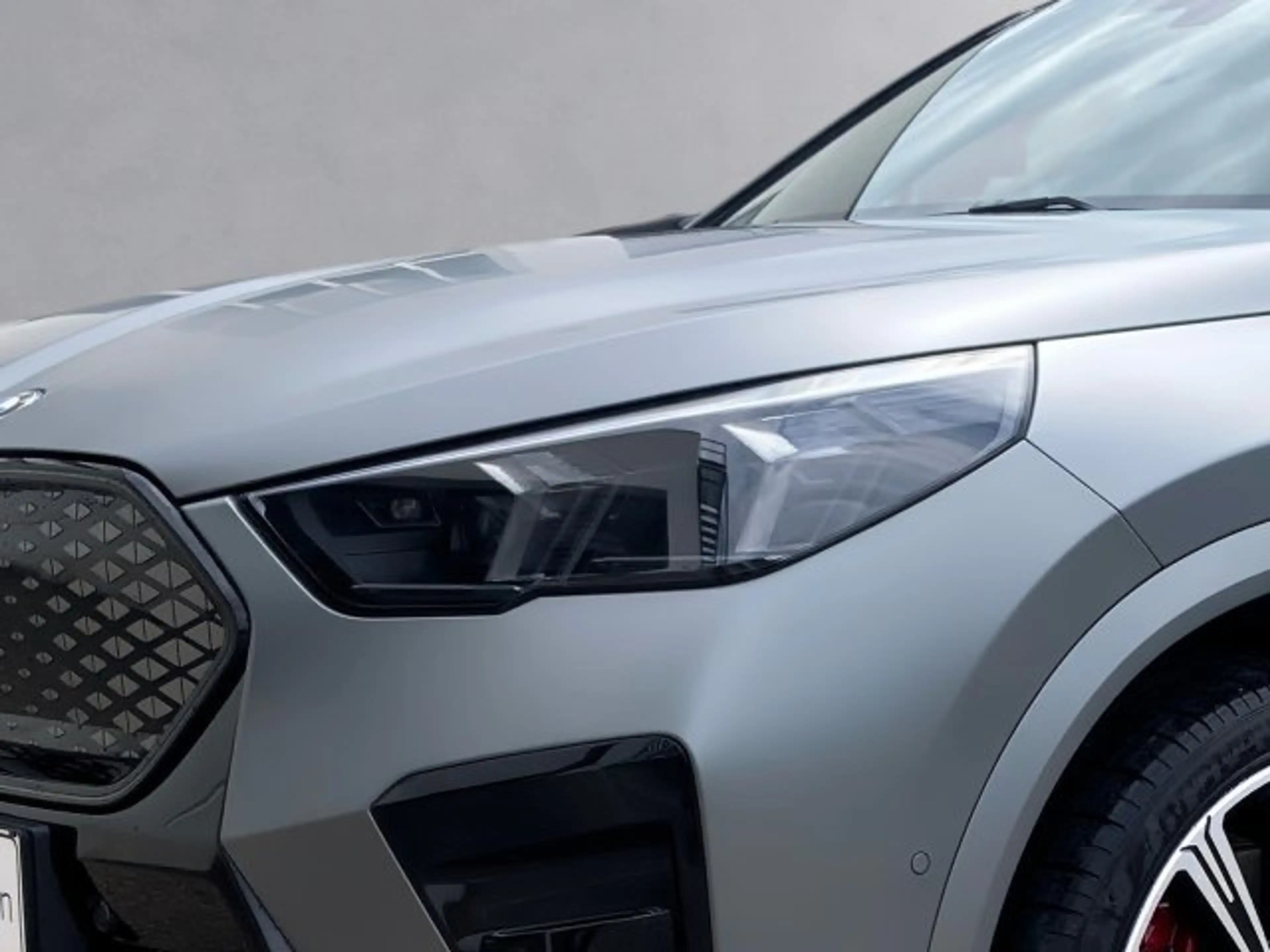 BMW iX2 xDrive30 U10 — photo 7