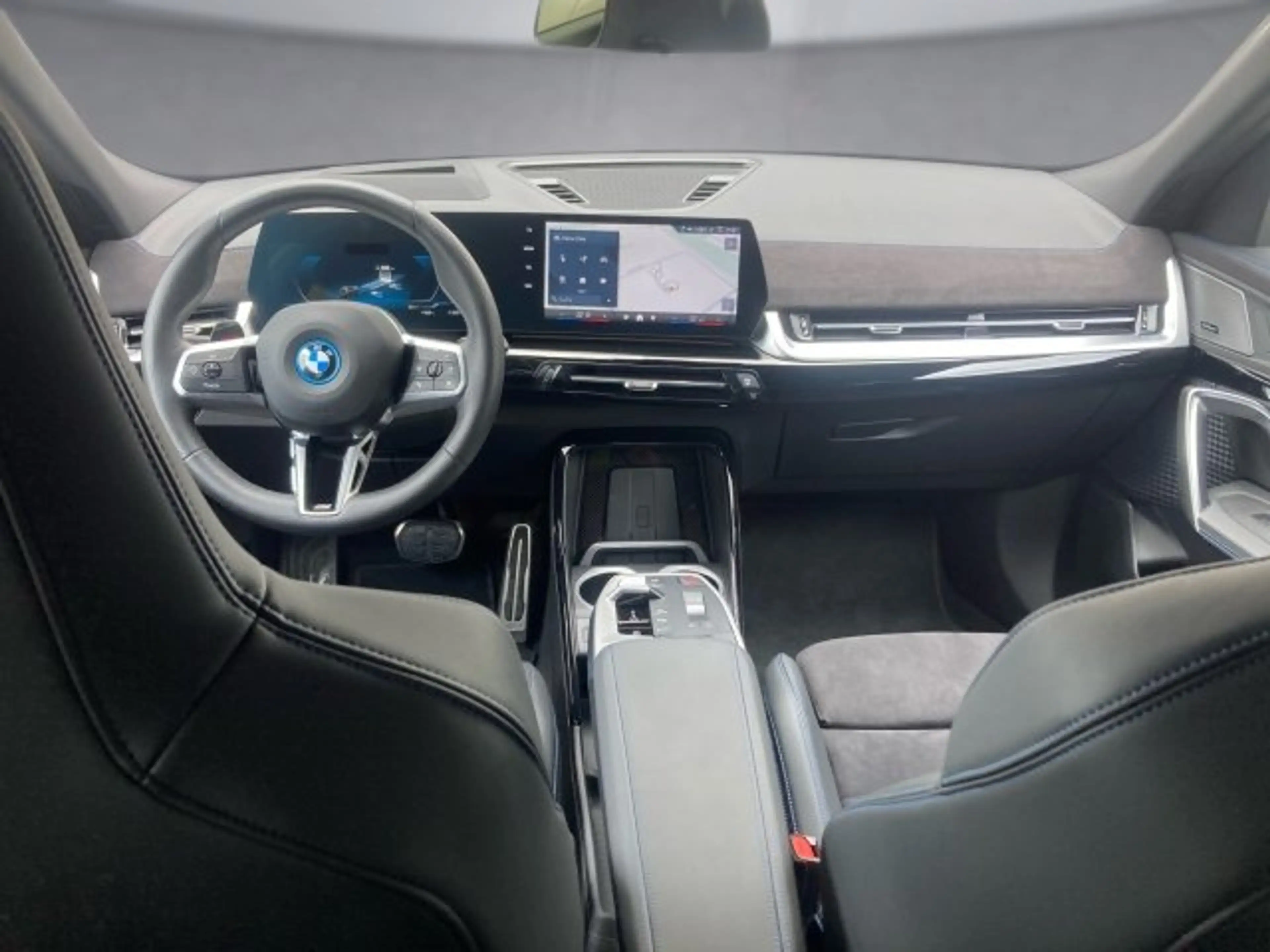 BMW iX2 xDrive30 U10 — photo 9