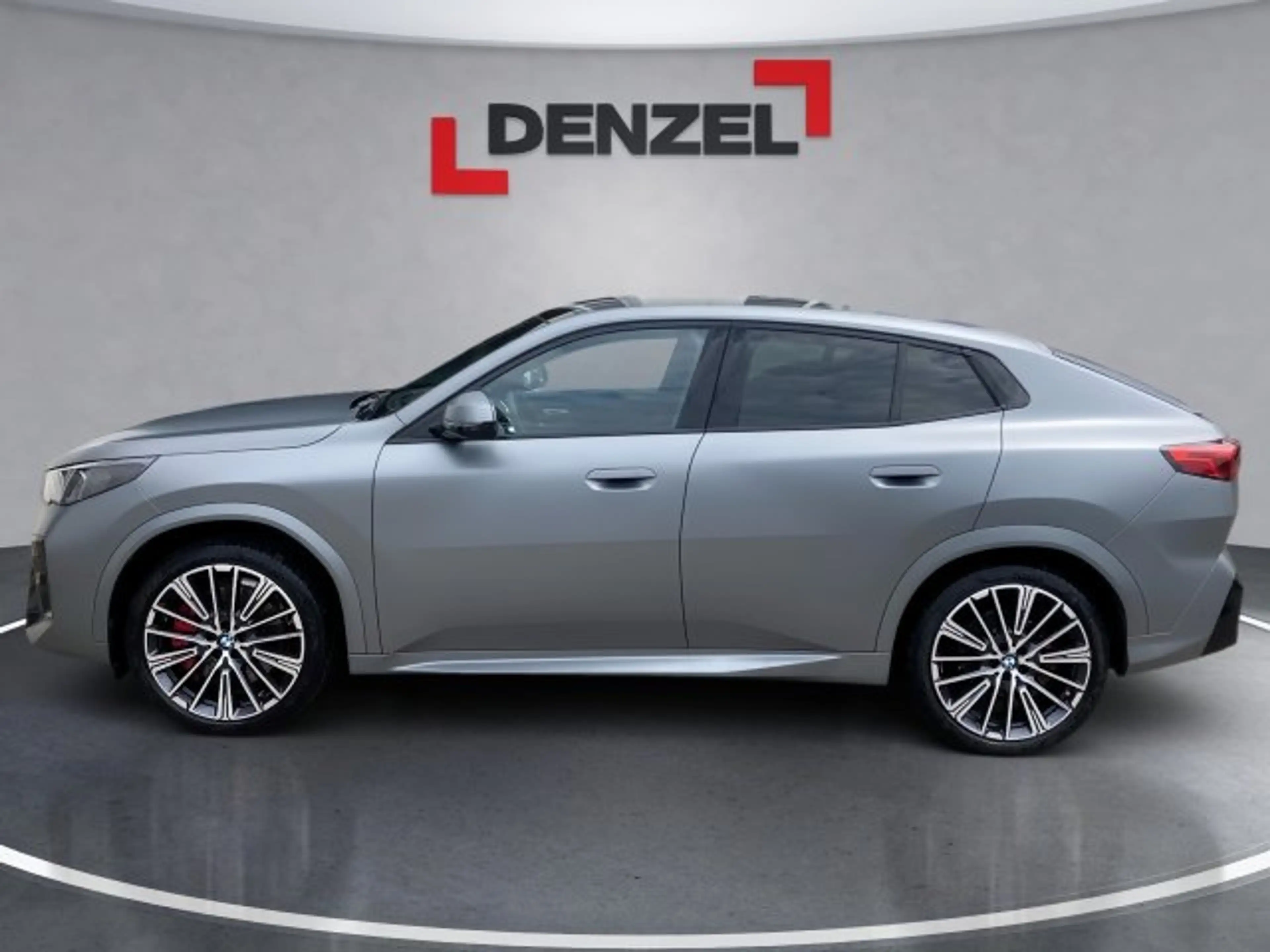 BMW iX2 xDrive30 U10 — photo 2