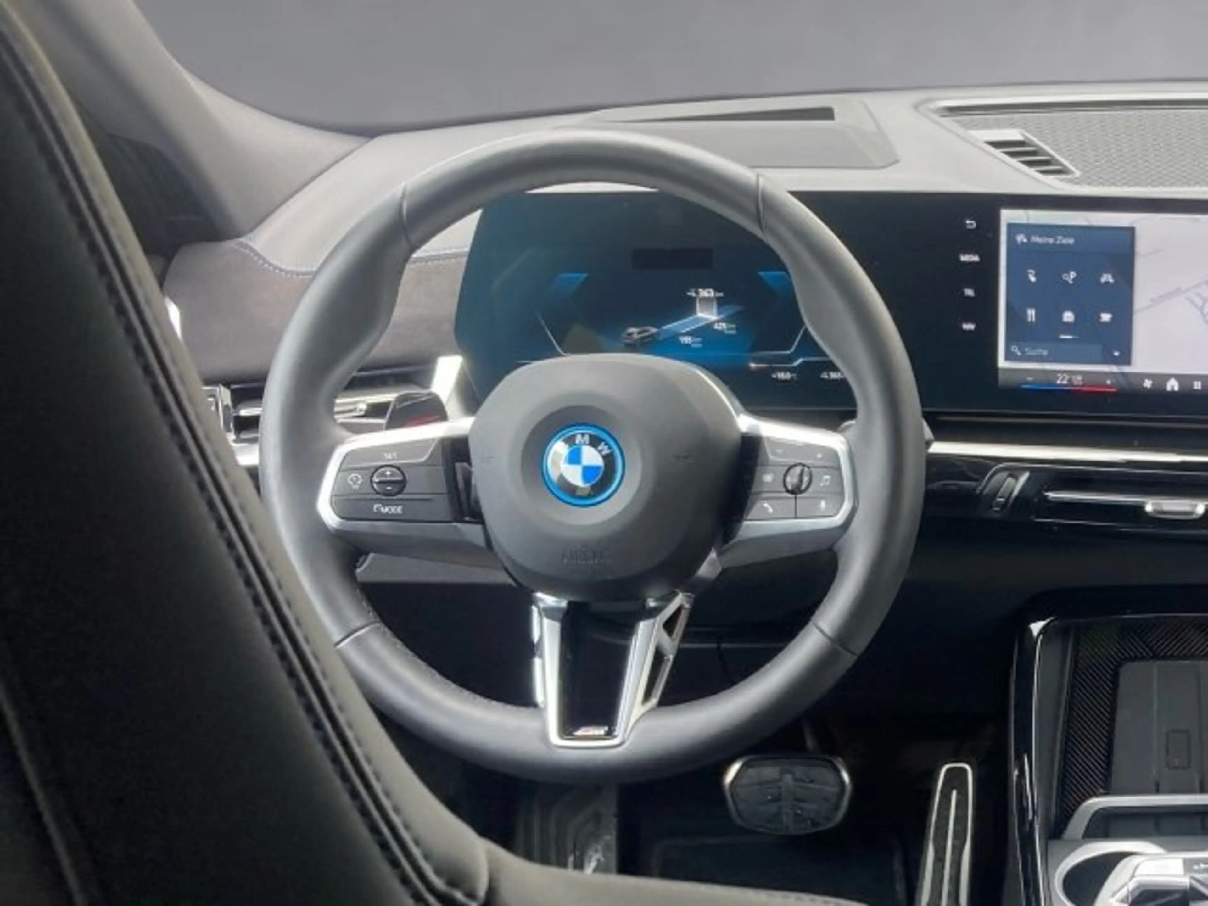 BMW iX2 xDrive30 U10 — photo 10