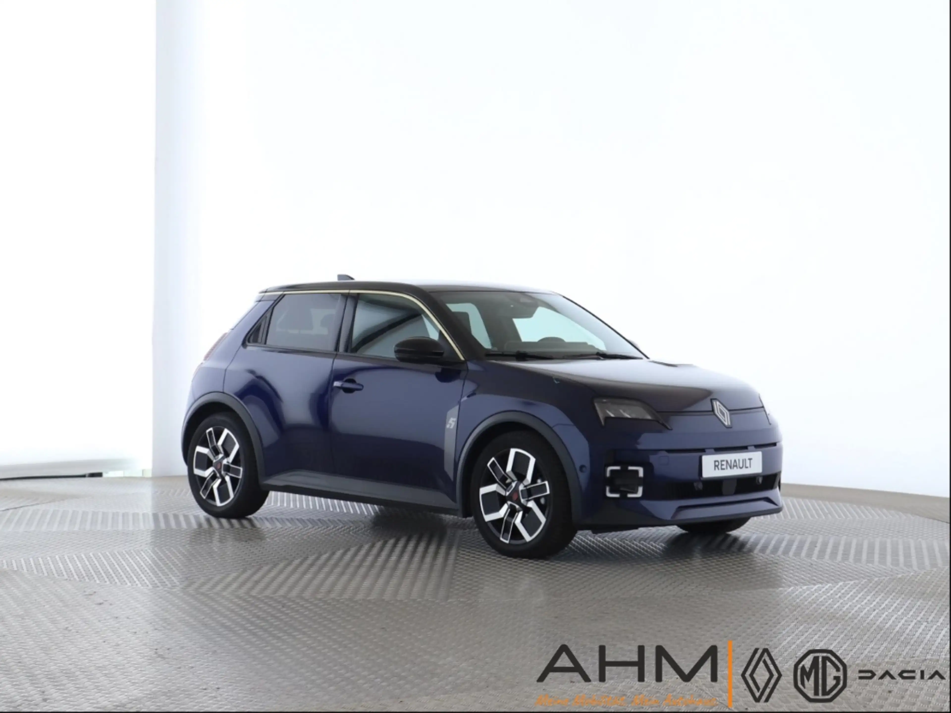 Renault R 5 Electric 120 Urban Range Techno — photo 2
