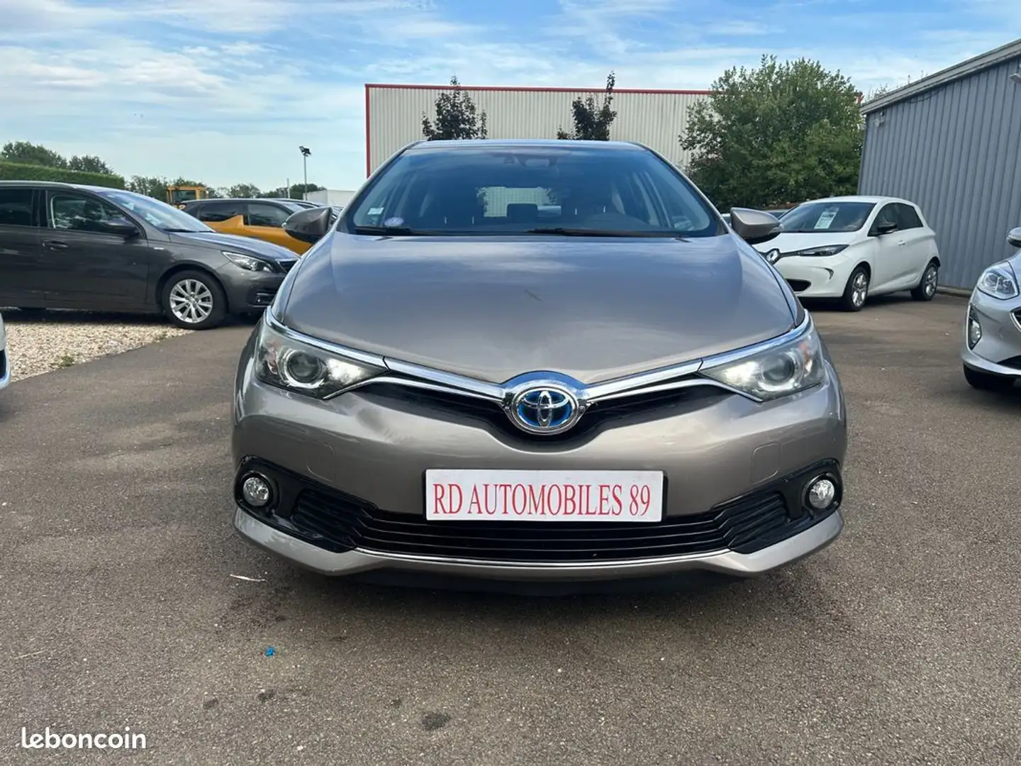 Toyota Auris 1.8 136 CH Hybrid Dynamic CVT Beige - 2