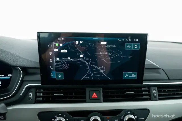 Audi A4 view 11