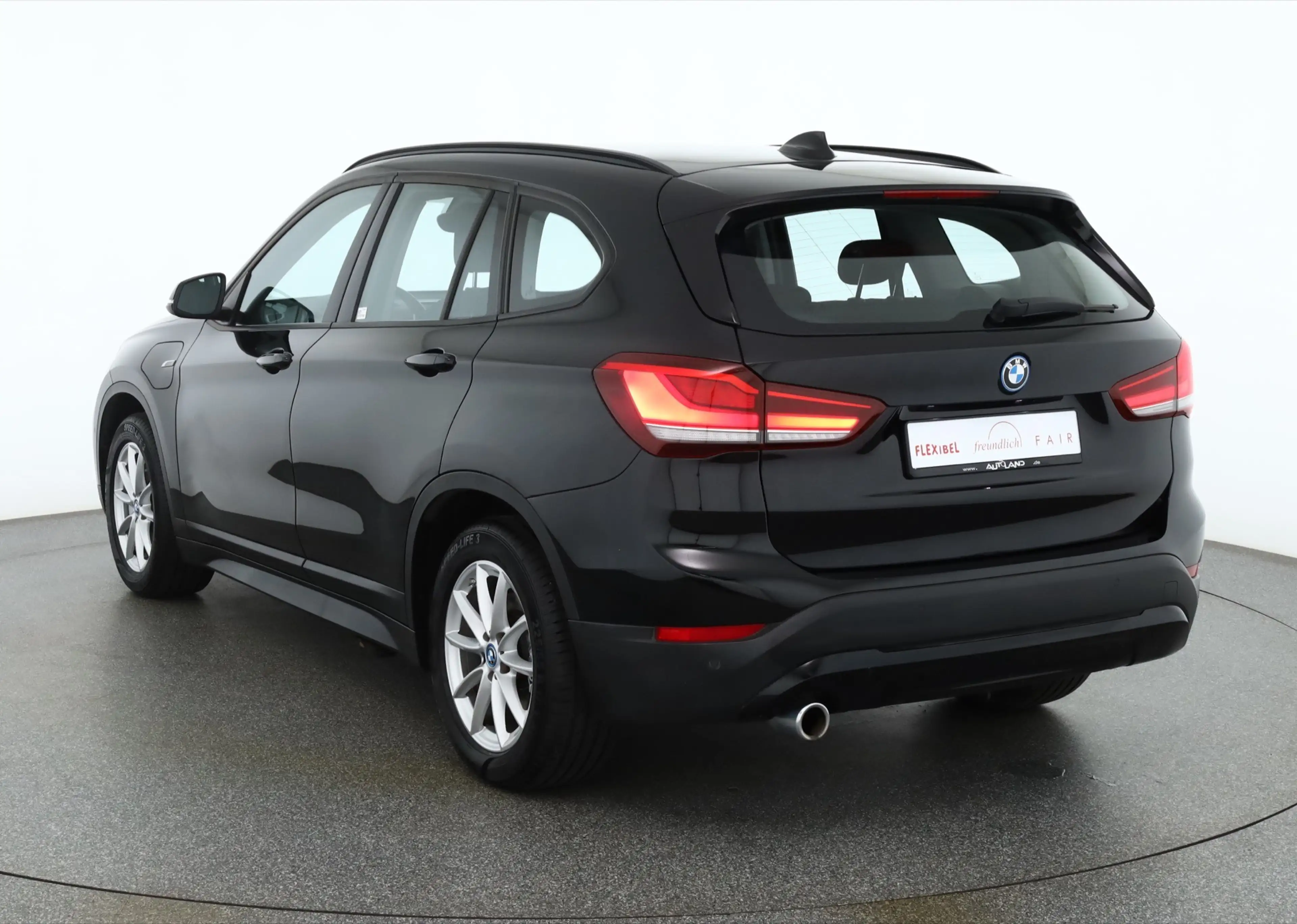BMW X1 xDrive 25e Advantage LED Navi AHK Winterpaket — photo 3