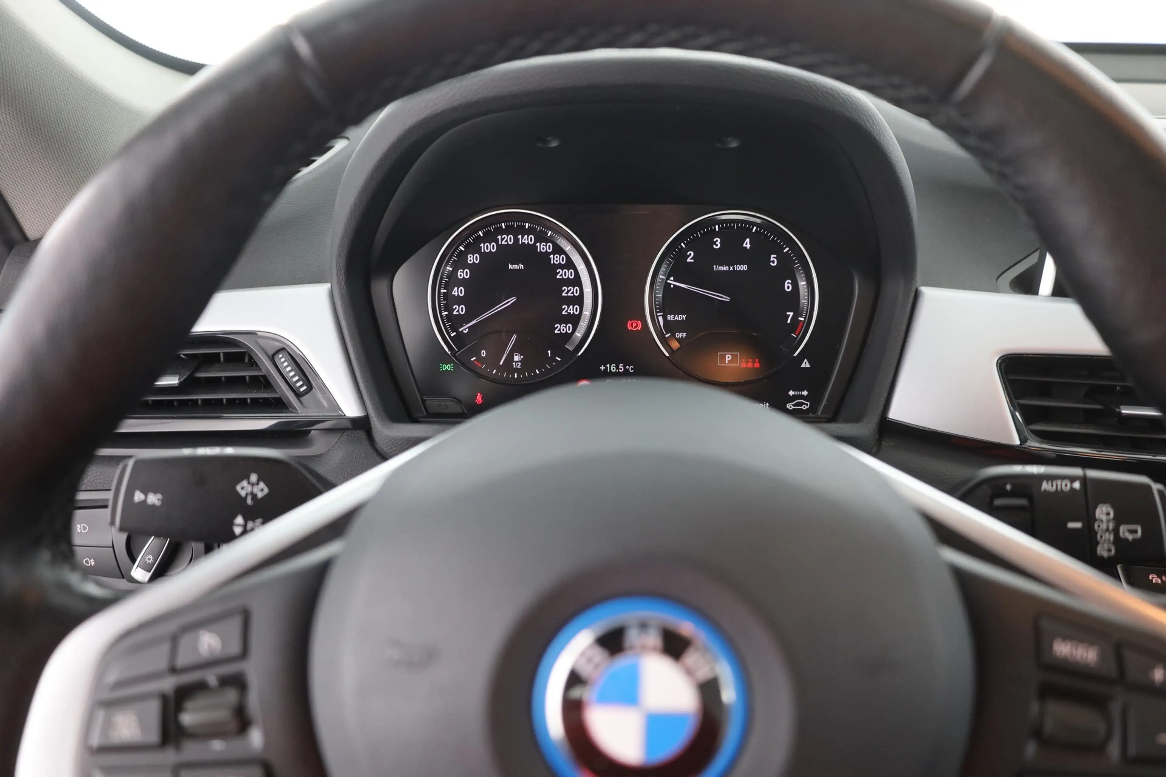 BMW X1 xDrive 25e Advantage LED Navi AHK Winterpaket — photo 11