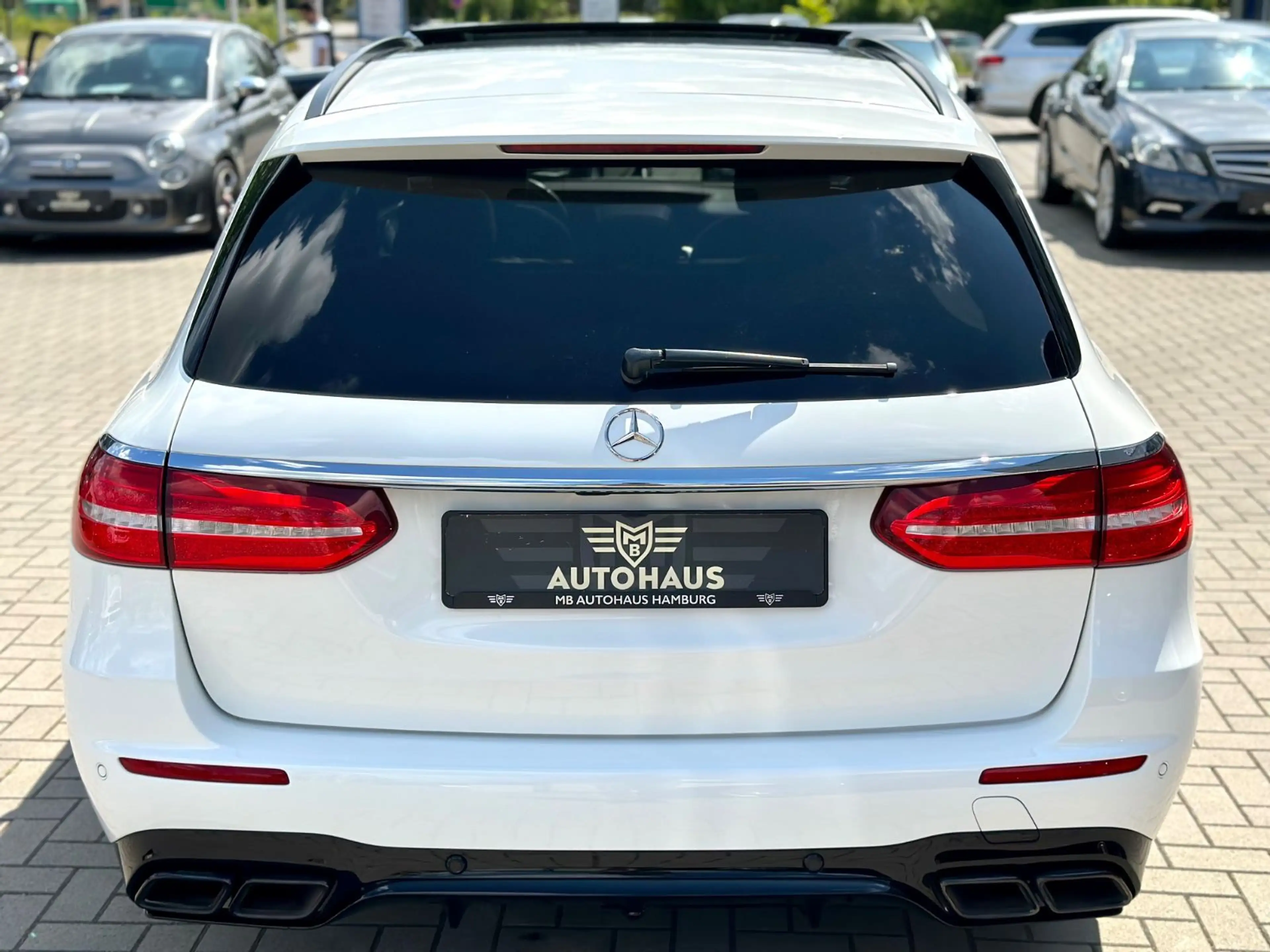 Mercedes-Benz E 63 AMG 4-Matic+,Pano,Night,Drivers,AHK,VOL,TOP — photo 7