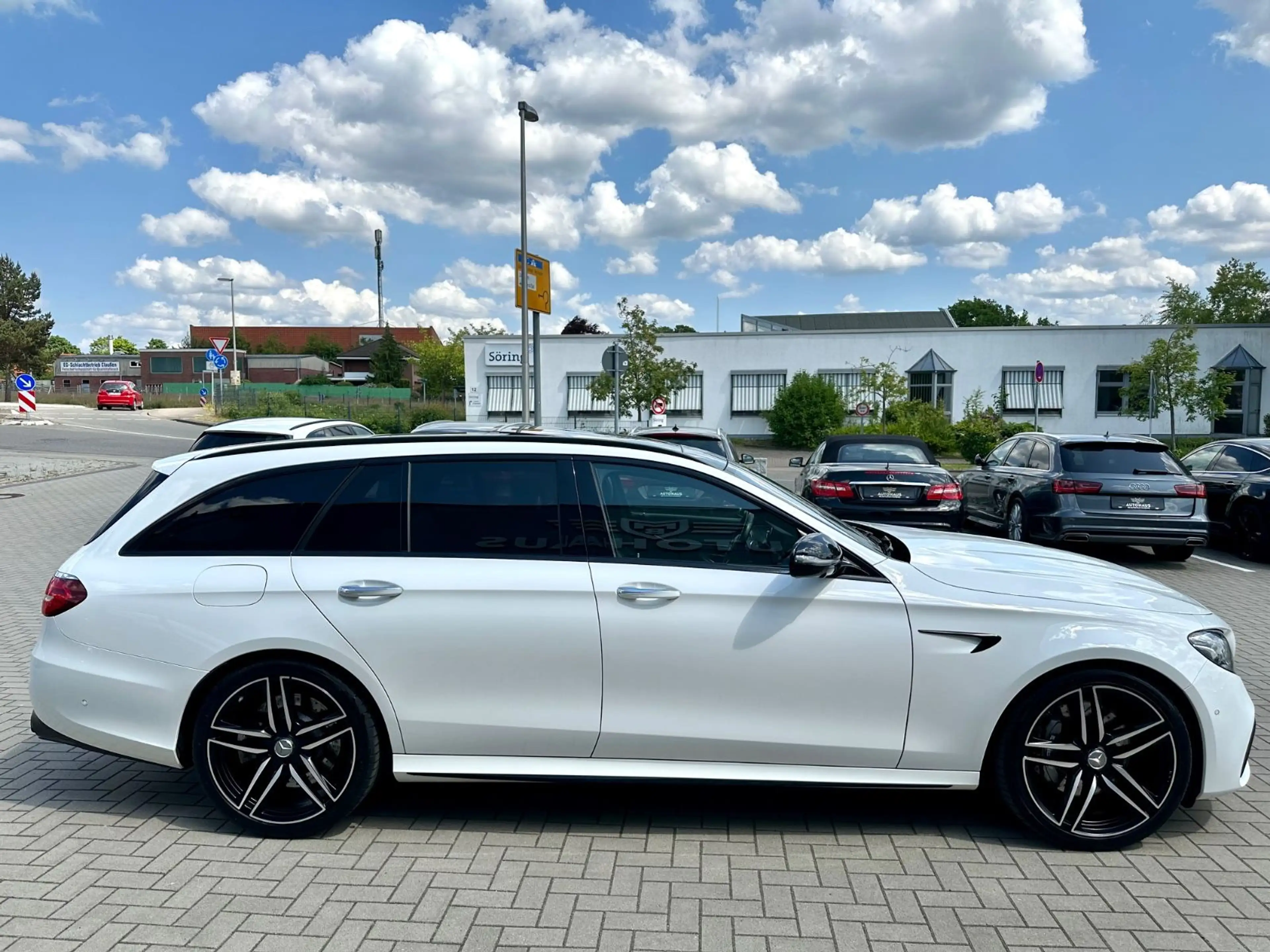 Mercedes-Benz E 63 AMG 4-Matic+,Pano,Night,Drivers,AHK,VOL,TOP — photo 9