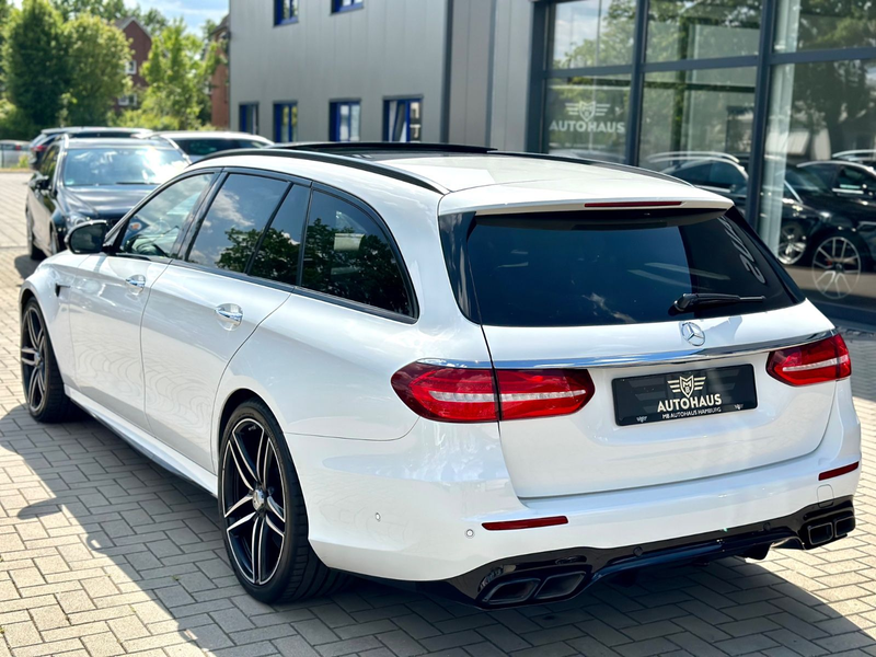 Mercedes-Benz E 63 AMG 4-Matic+,Pano,Night,Drivers,AHK,VOL,TOP — photo 5