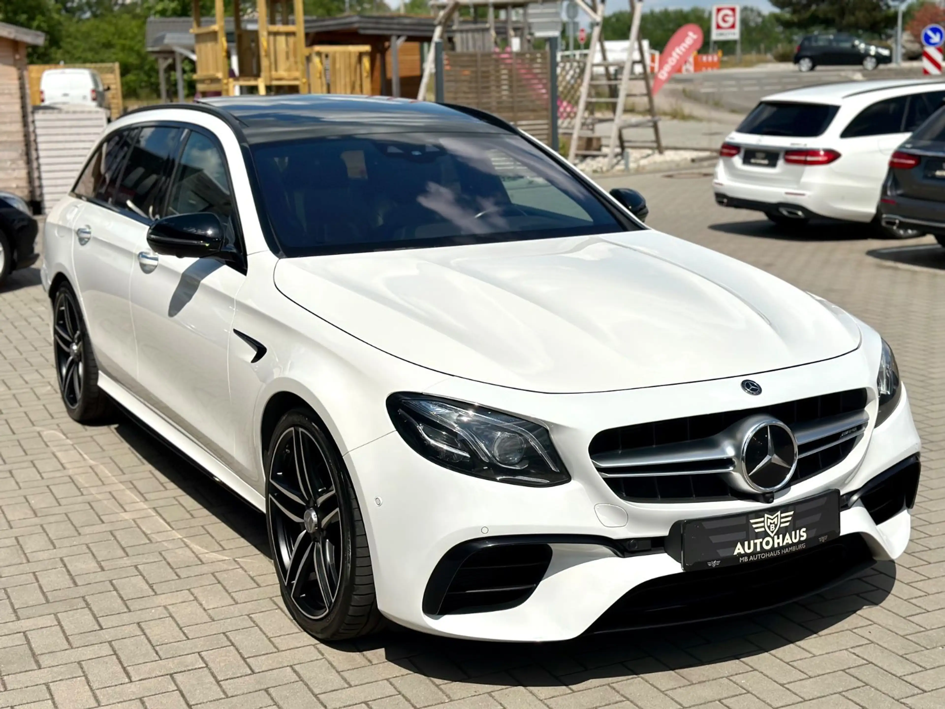 Mercedes-Benz E 63 AMG 4-Matic+,Pano,Night,Drivers,AHK,VOL,TOP — photo 2