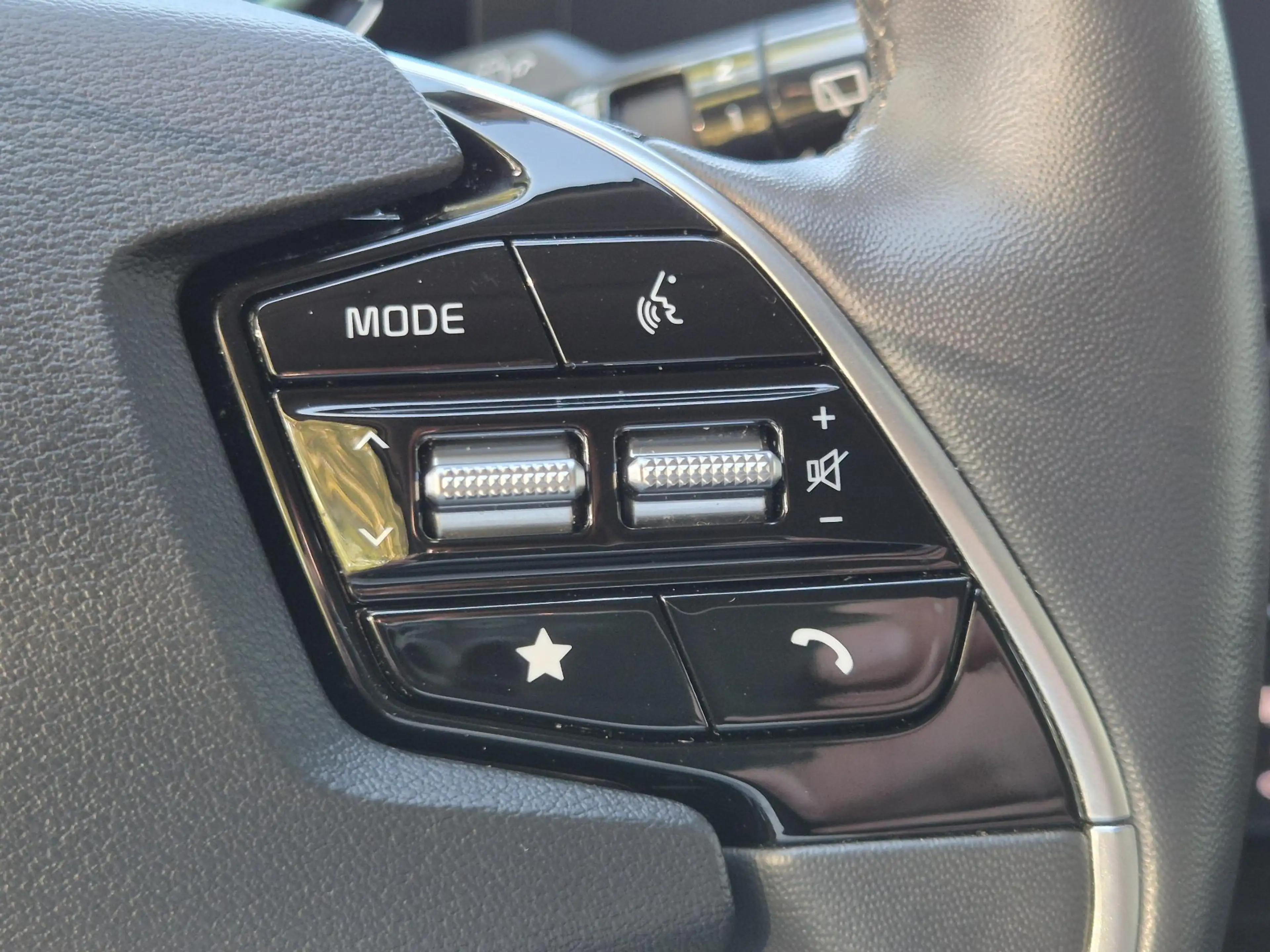 Kia Niro 1.6 GDi PHEV DynamicLine | PDC + Camera |Climate c — photo 23
