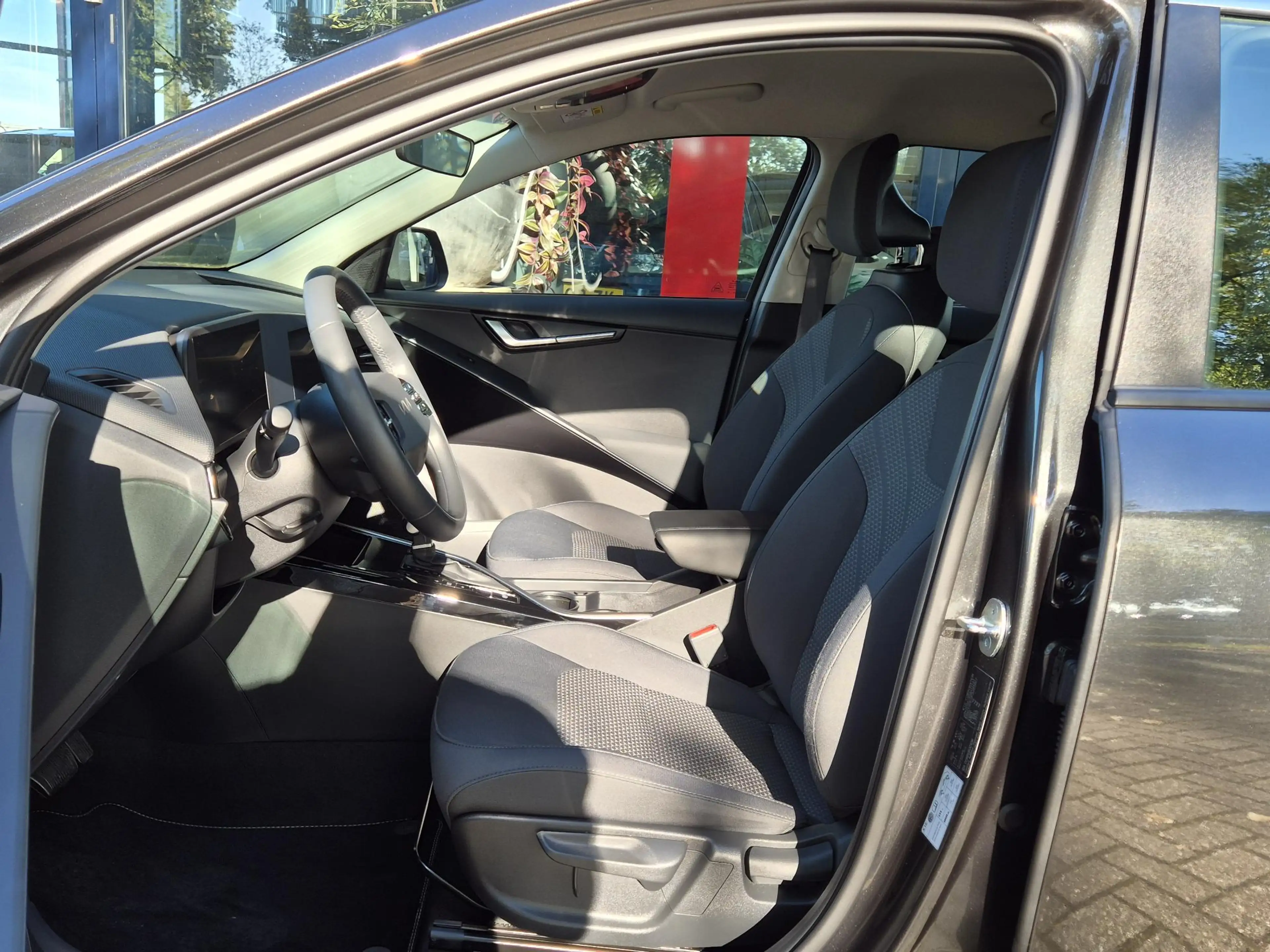 Kia Niro 1.6 GDi PHEV DynamicLine | PDC + Camera |Climate c — photo 15