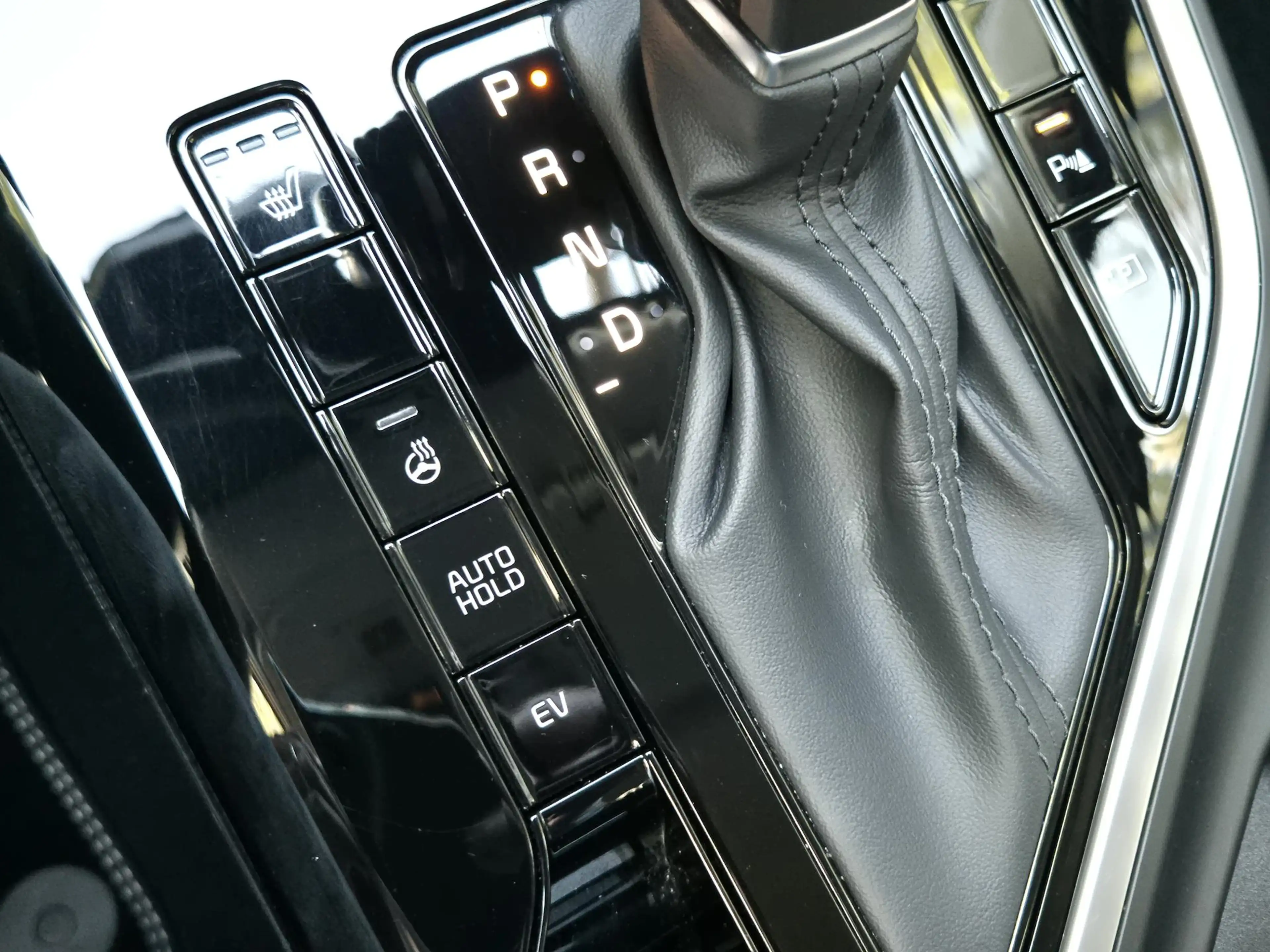 Kia Niro 1.6 GDi PHEV DynamicLine | PDC + Camera |Climate c — photo 26