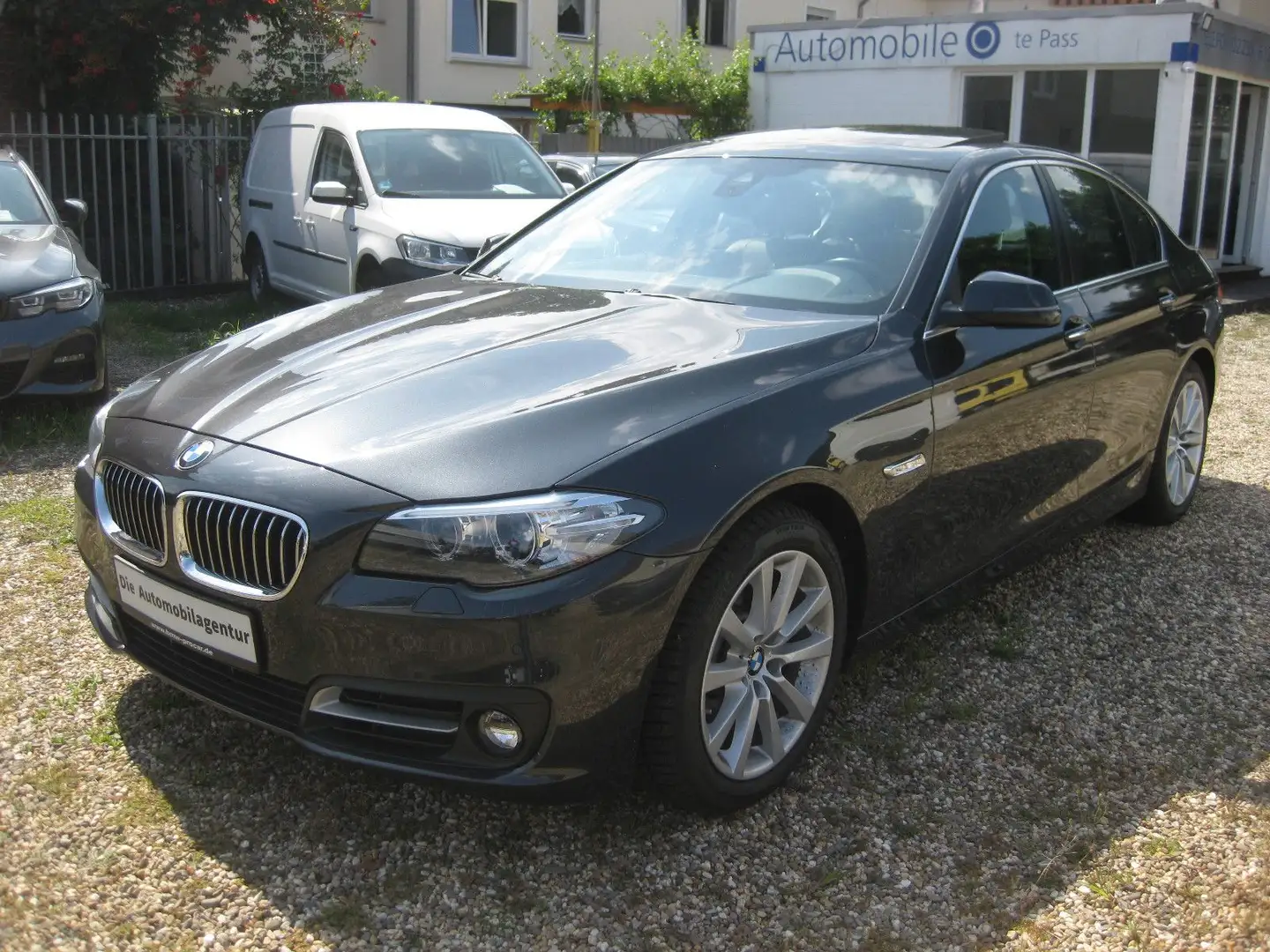 BMW 520 d/Navi Prof/Leder/Schiebedach/Xenon/99TKM Gris - 1