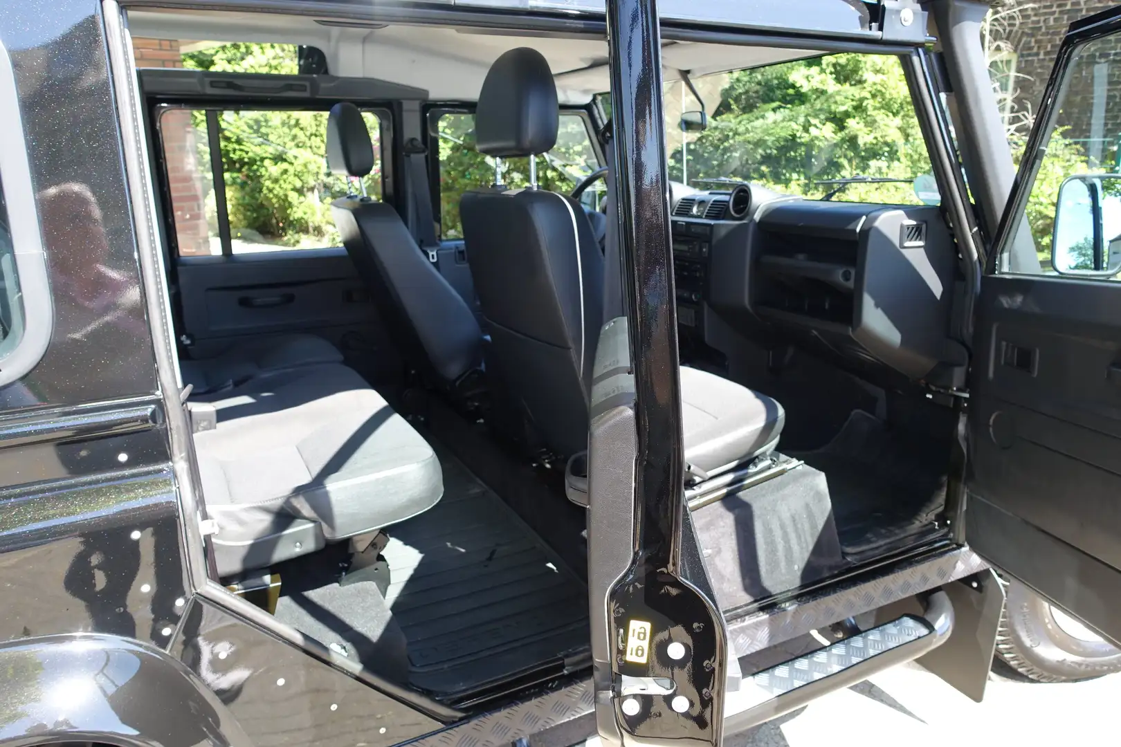 Land Rover Defender 110 E Station W. TD4 UNIKAT ORIGINAL *7.500KM !!! Noir - 2