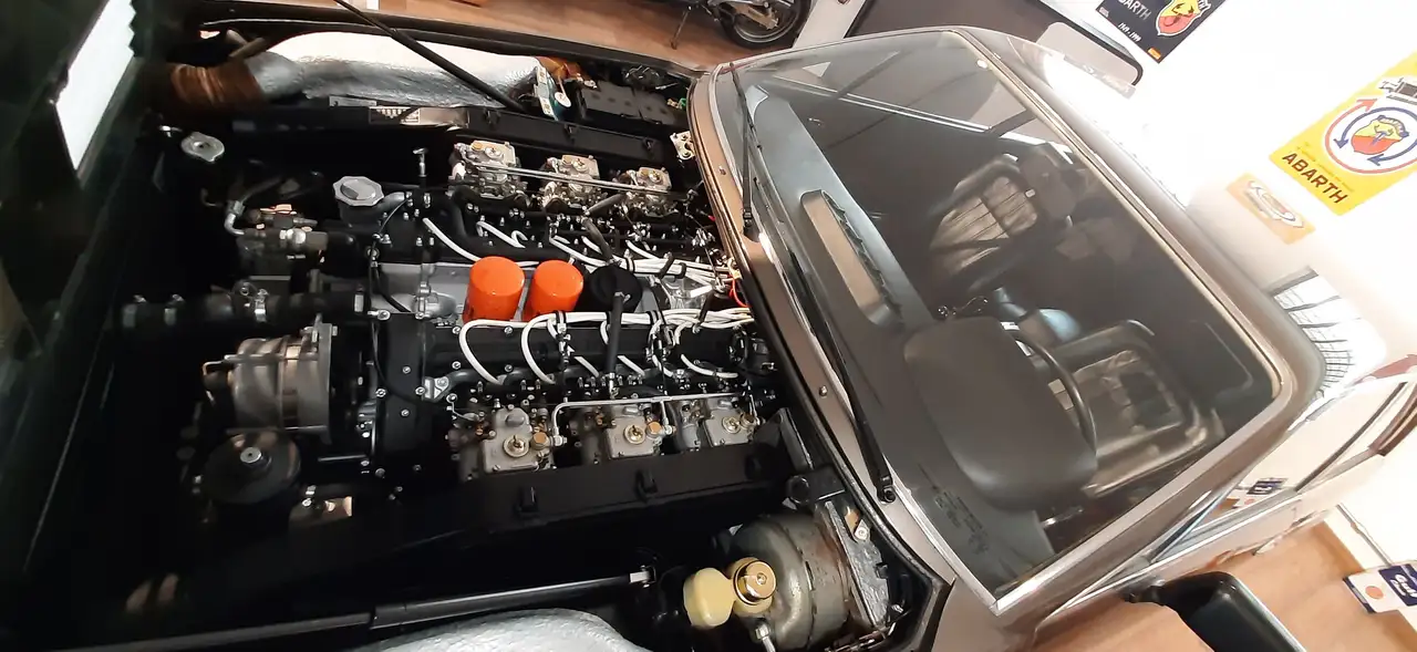 Ferrari 365 GT4 2+2 MOTORE RIFATTO A NUOVO!, foto 11