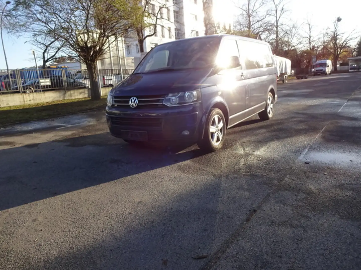 Volkswagen T5 Multivan Comfortline BULLI Bleu - 2