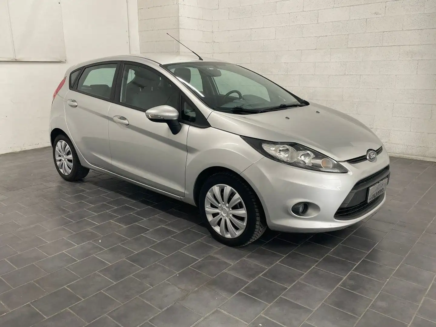 Ford Fiesta 1.2 5Porte 60CV Grigio - 1