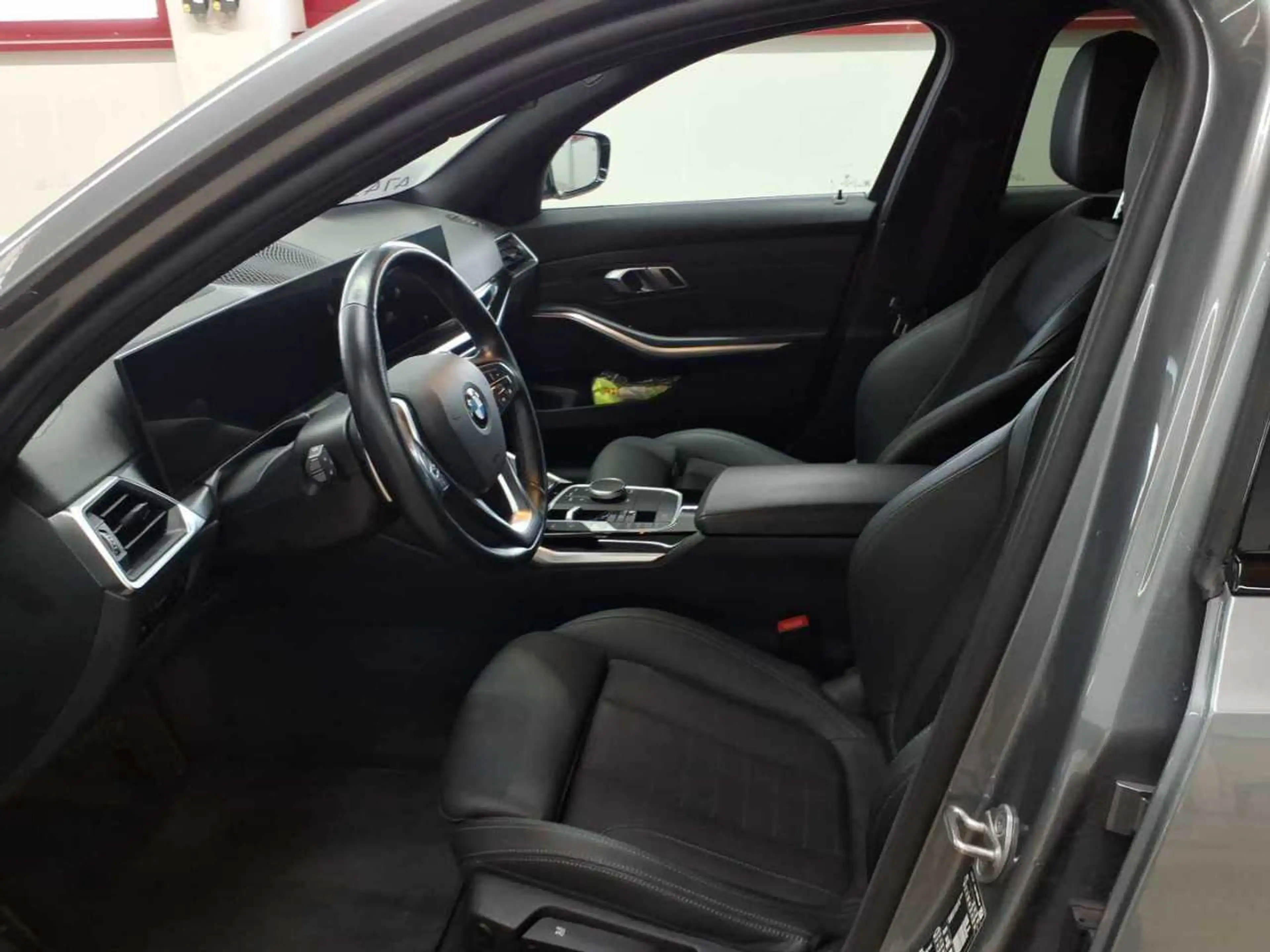 BMW 318 318d Touring Aut. — photo 7