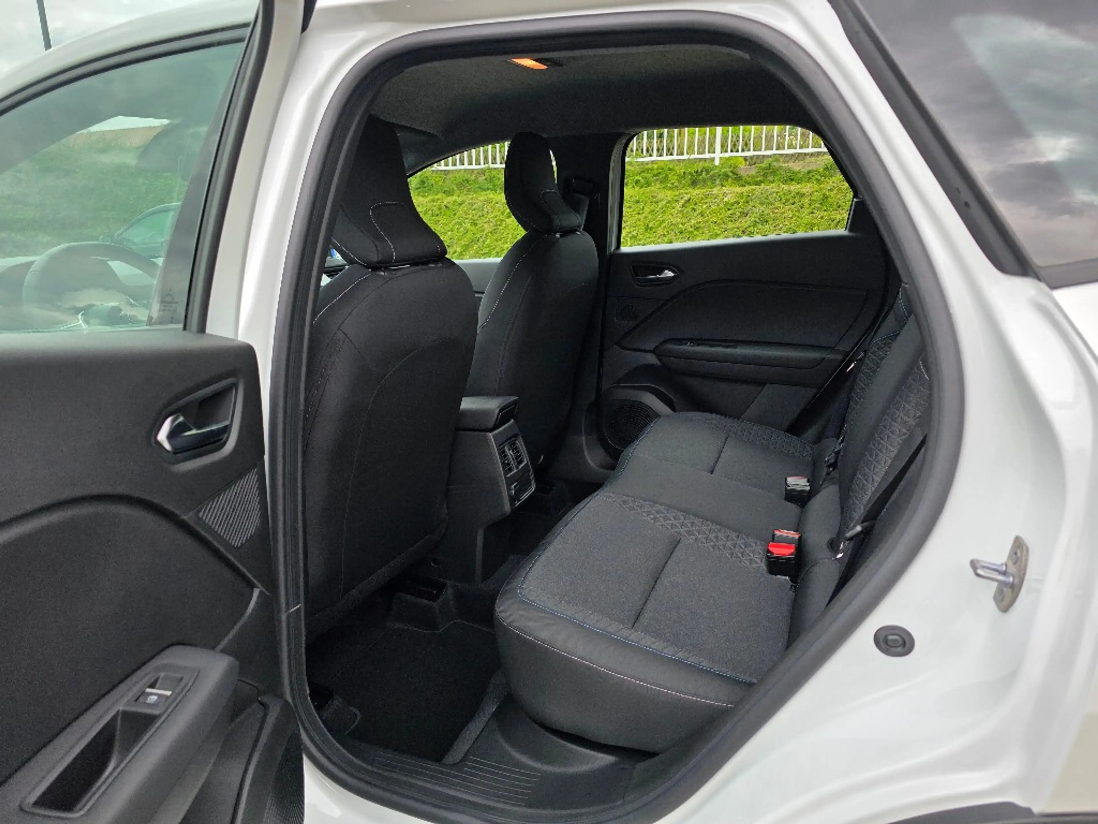 Mitsubishi Grandis Diamant PLUS 1.8 Hybrid — photo 7