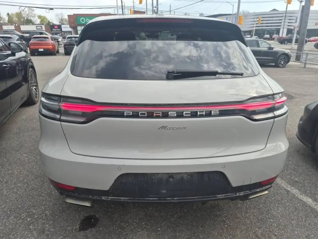 Porsche Macan photo Porsche Macan