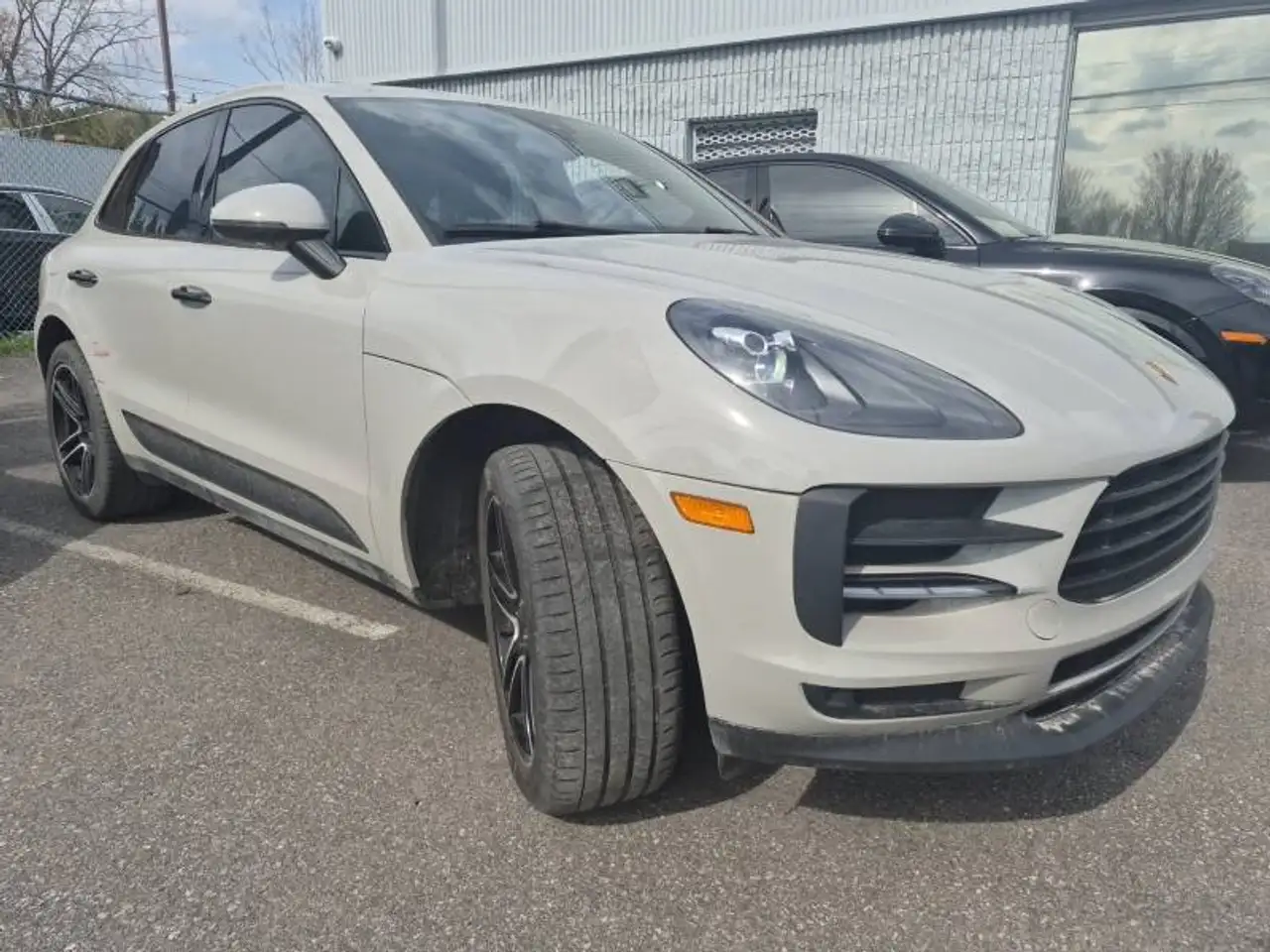 Porsche Macan photo Porsche Macan