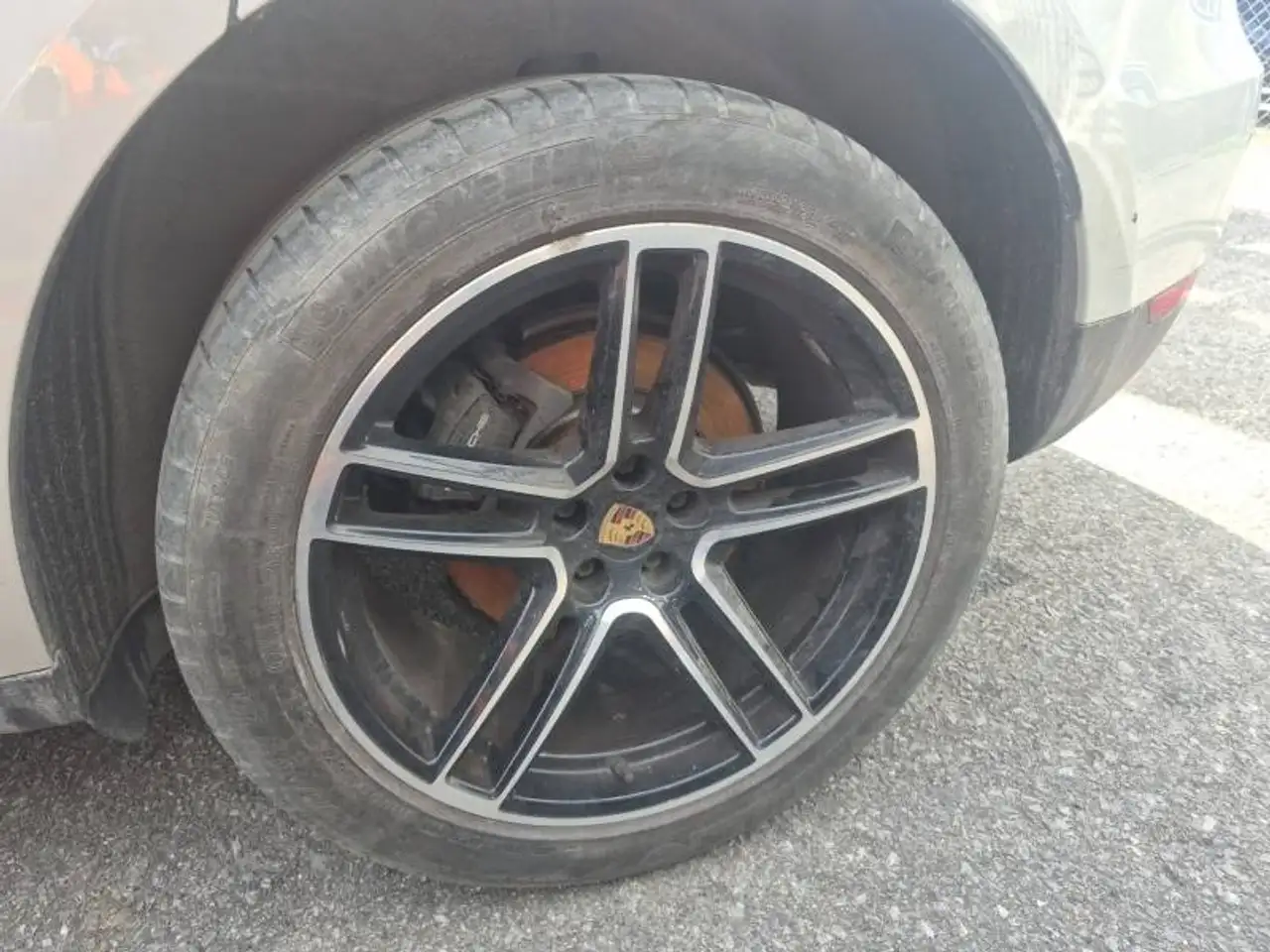 Porsche Macan photo Porsche Macan