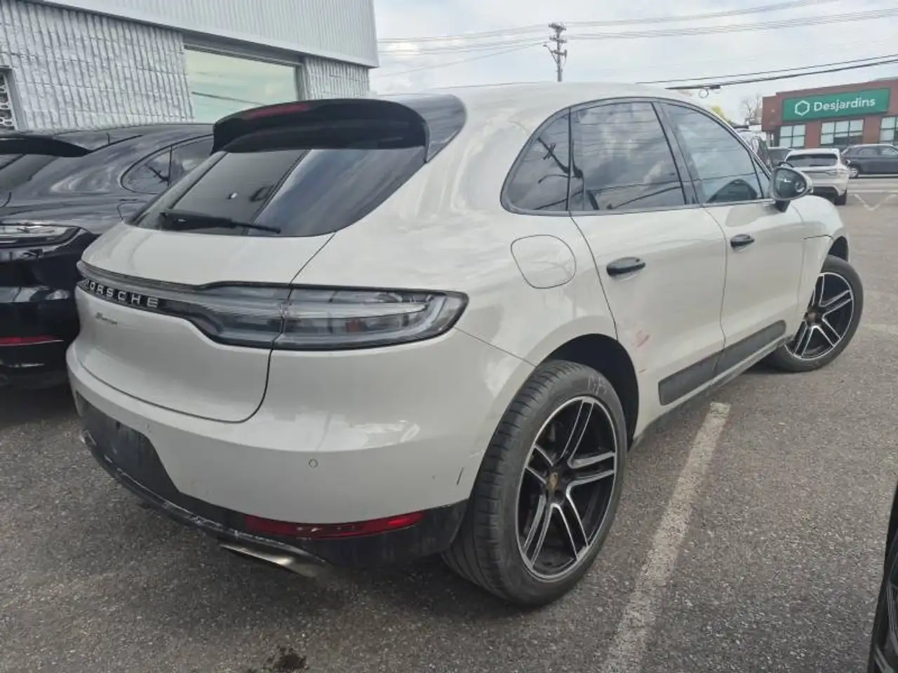 Porsche Macan photo Porsche Macan