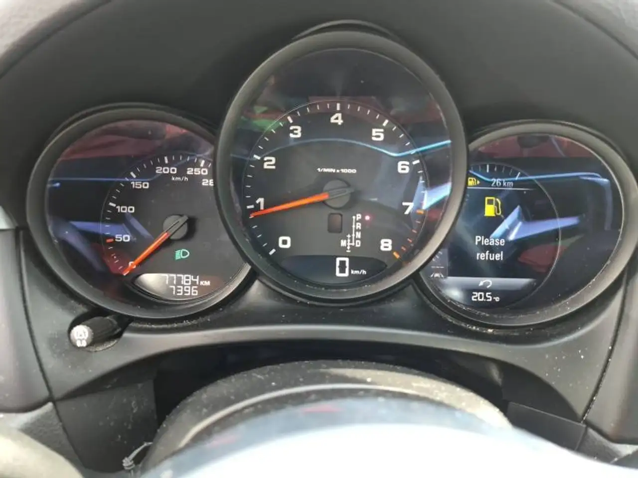 Porsche Macan photo Porsche Macan