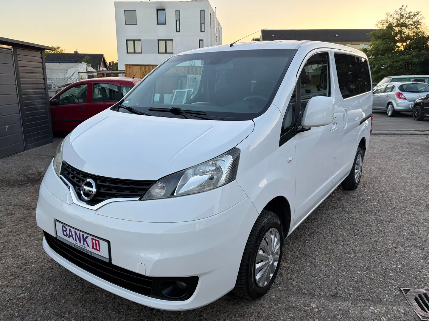 Nissan Evalia Evalia Premium*2.Hand*7.Sitze*Kamera*SHZ*Temp.* Weiß - 2