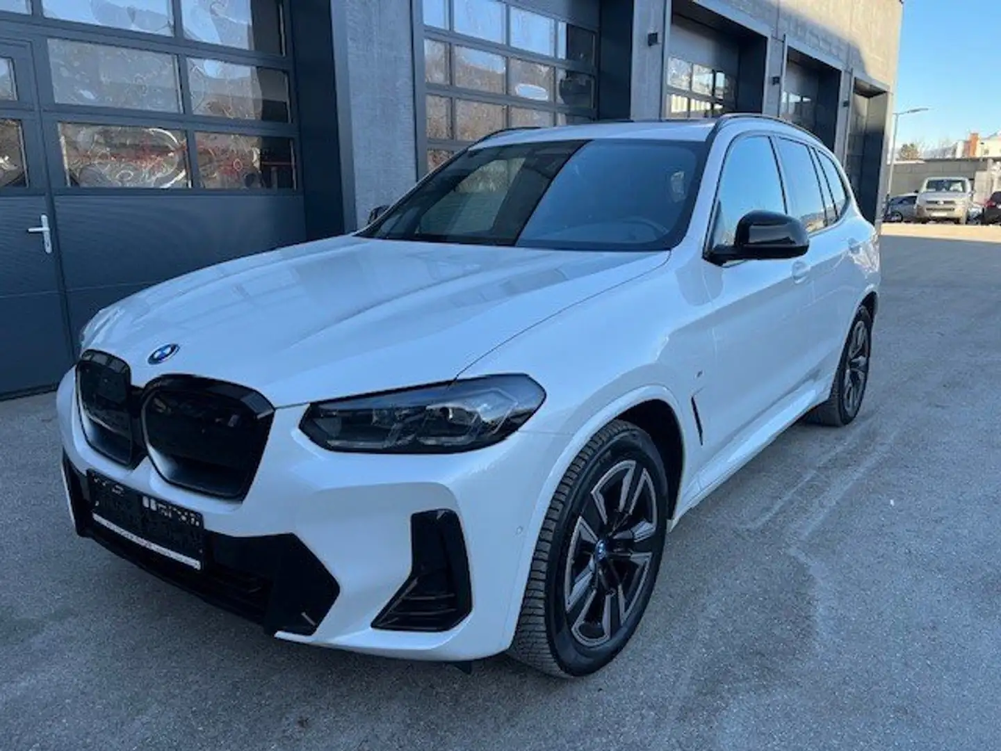 BMW iX3 Inspiring M-Paket, Panor. White - 1