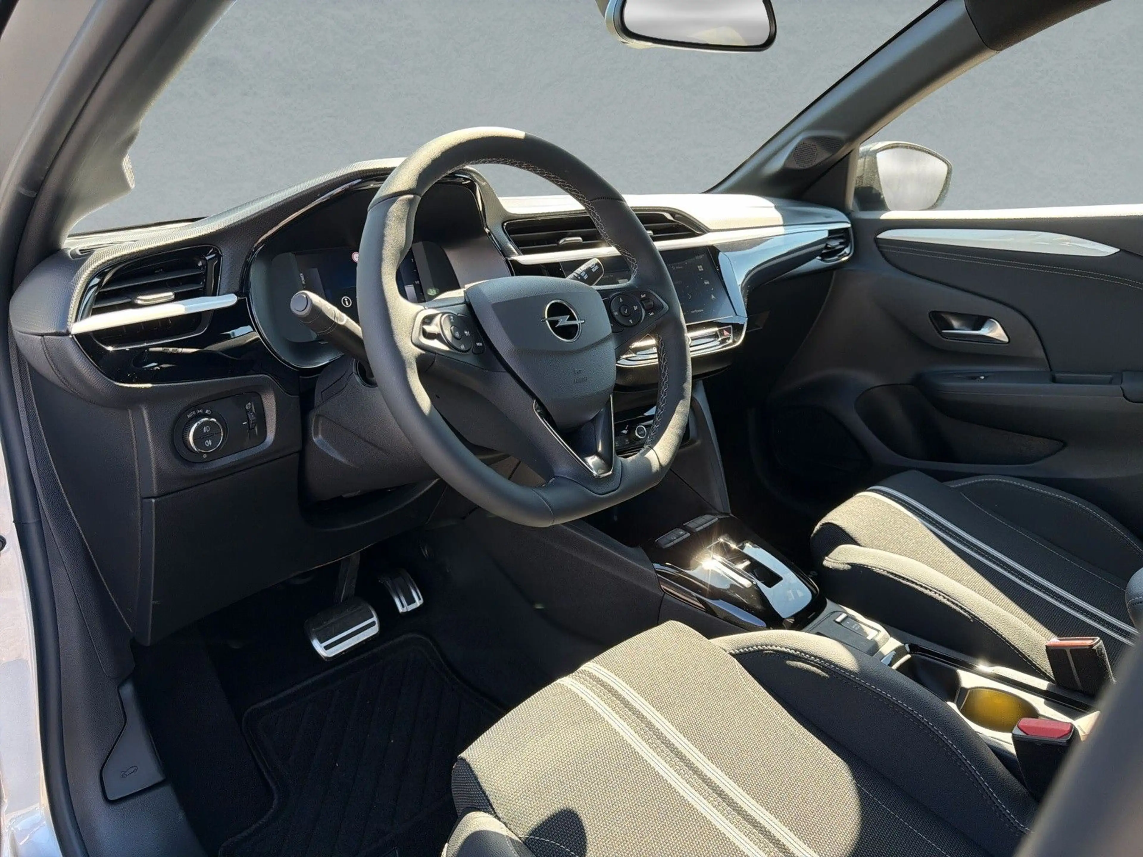 Opel Corsa F e GS ALLWETTER/MATRIX/ACC/LHZ/SHZ/NSW — photo 9