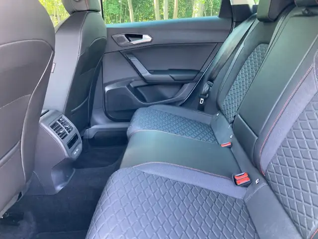 SEAT Leon view 11