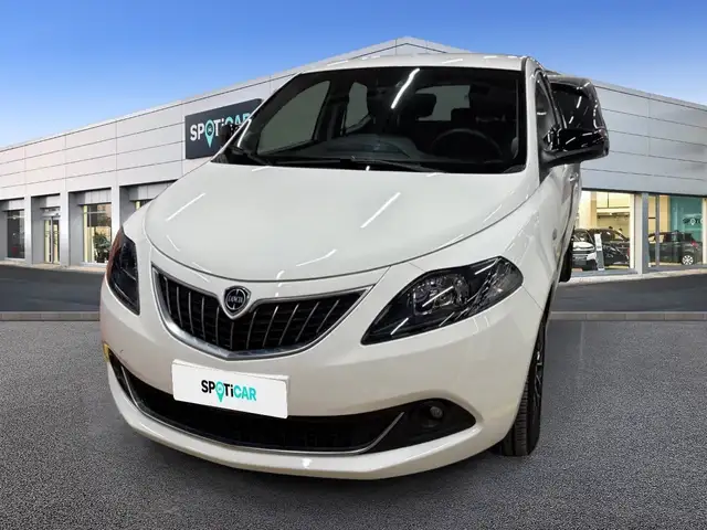Lancia Ypsilon 1.0 FireFly 70cv Hybrid Platino