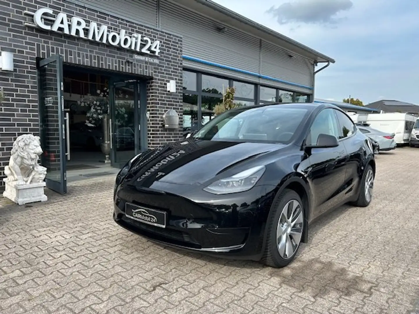 Tesla Model Y Basis RWD*R-Cam*ACC*Pano*Nav* Schwarz - 1