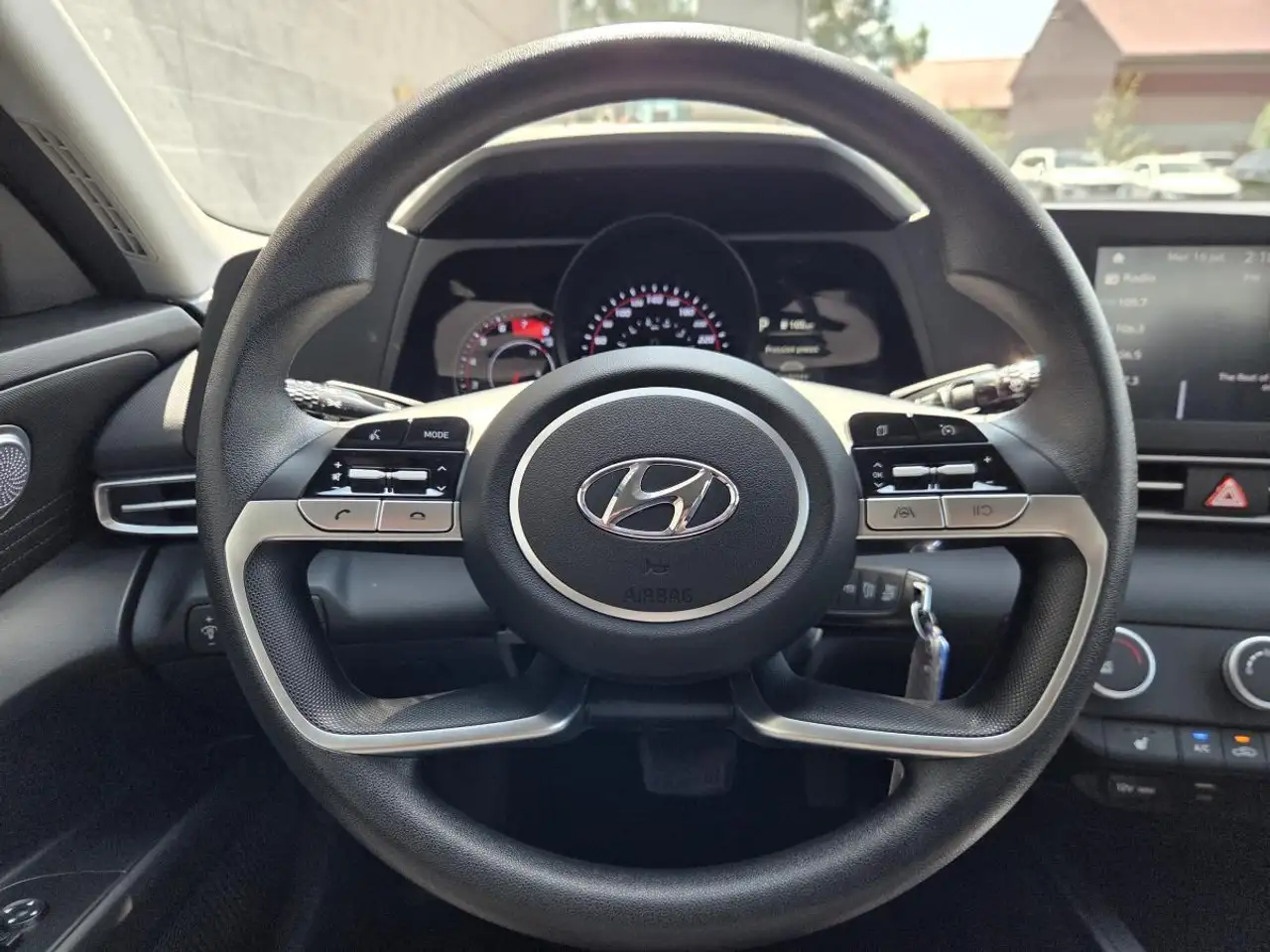 Hyundai ELANTRA снимка Hyundai ELANTRA